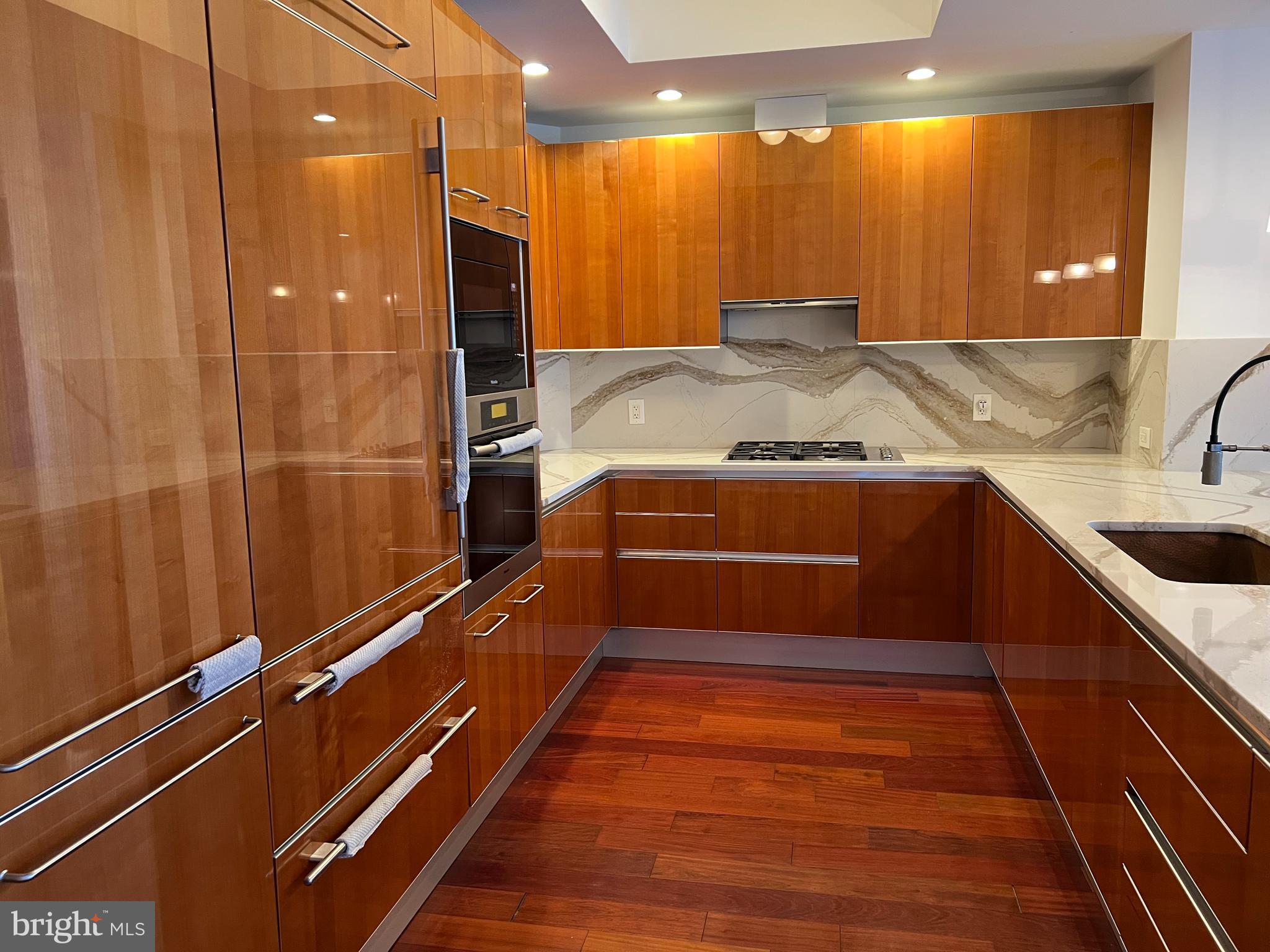 TURNBERRY TOWER - Residential Lease