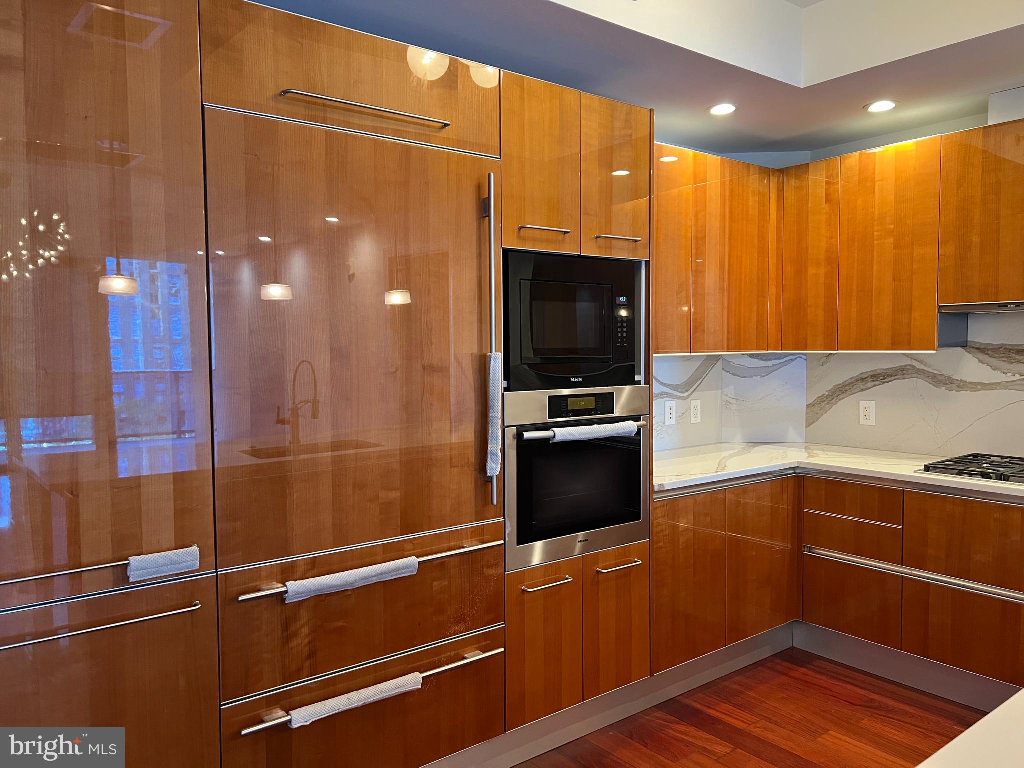 TURNBERRY TOWER - Residential Lease