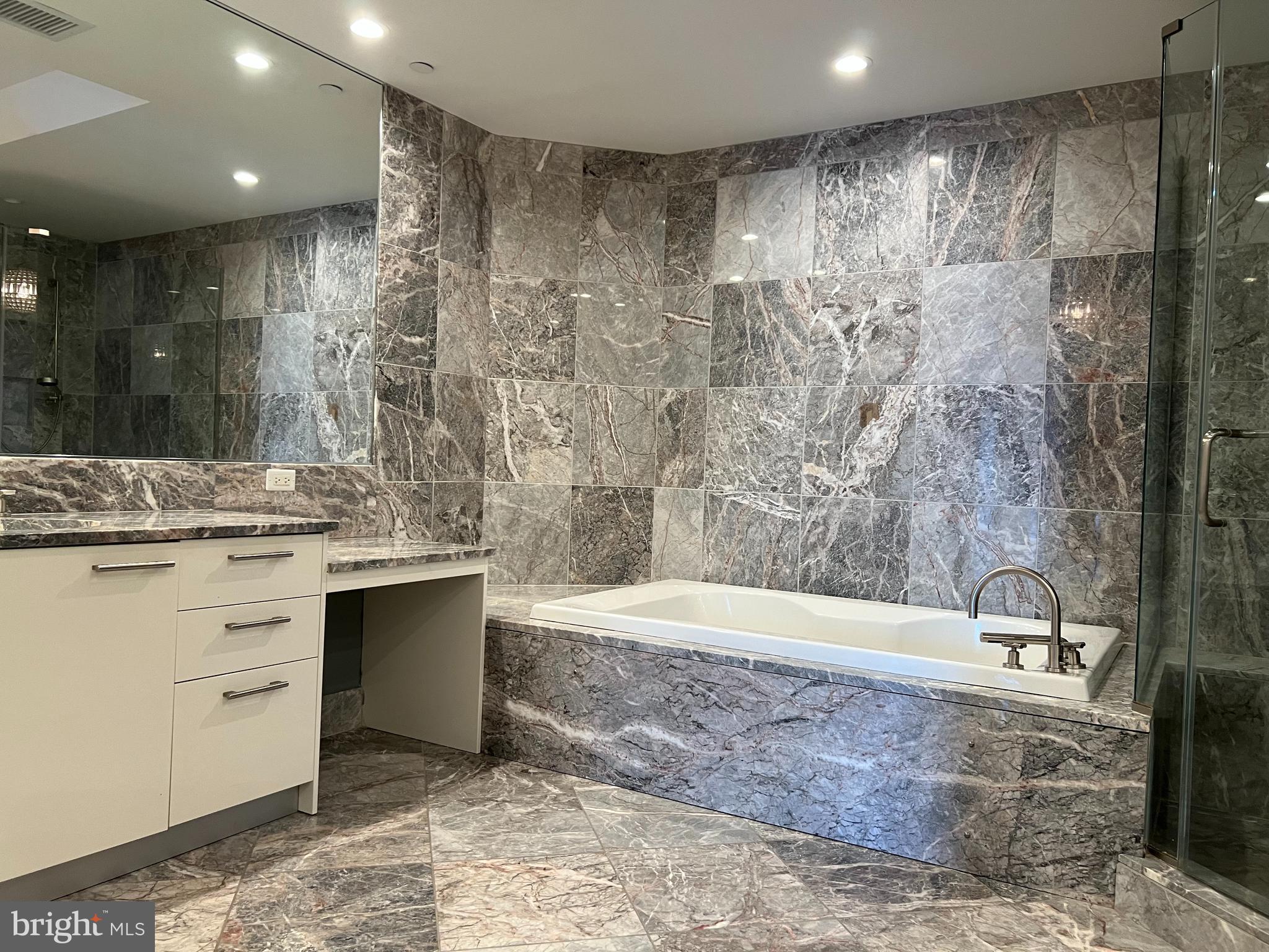 TURNBERRY TOWER - Residential Lease