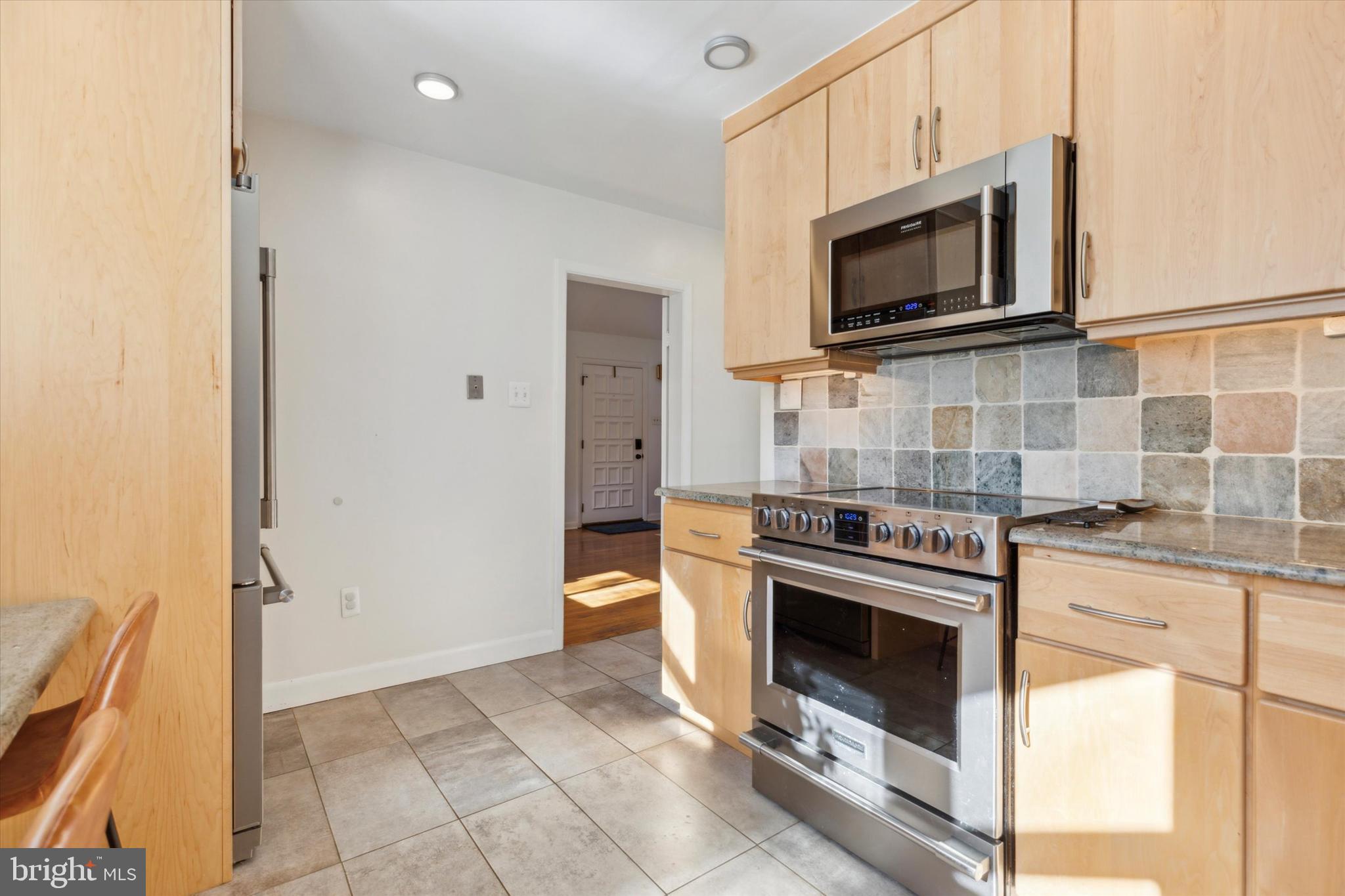 COLLEGE PARK - Residential Lease