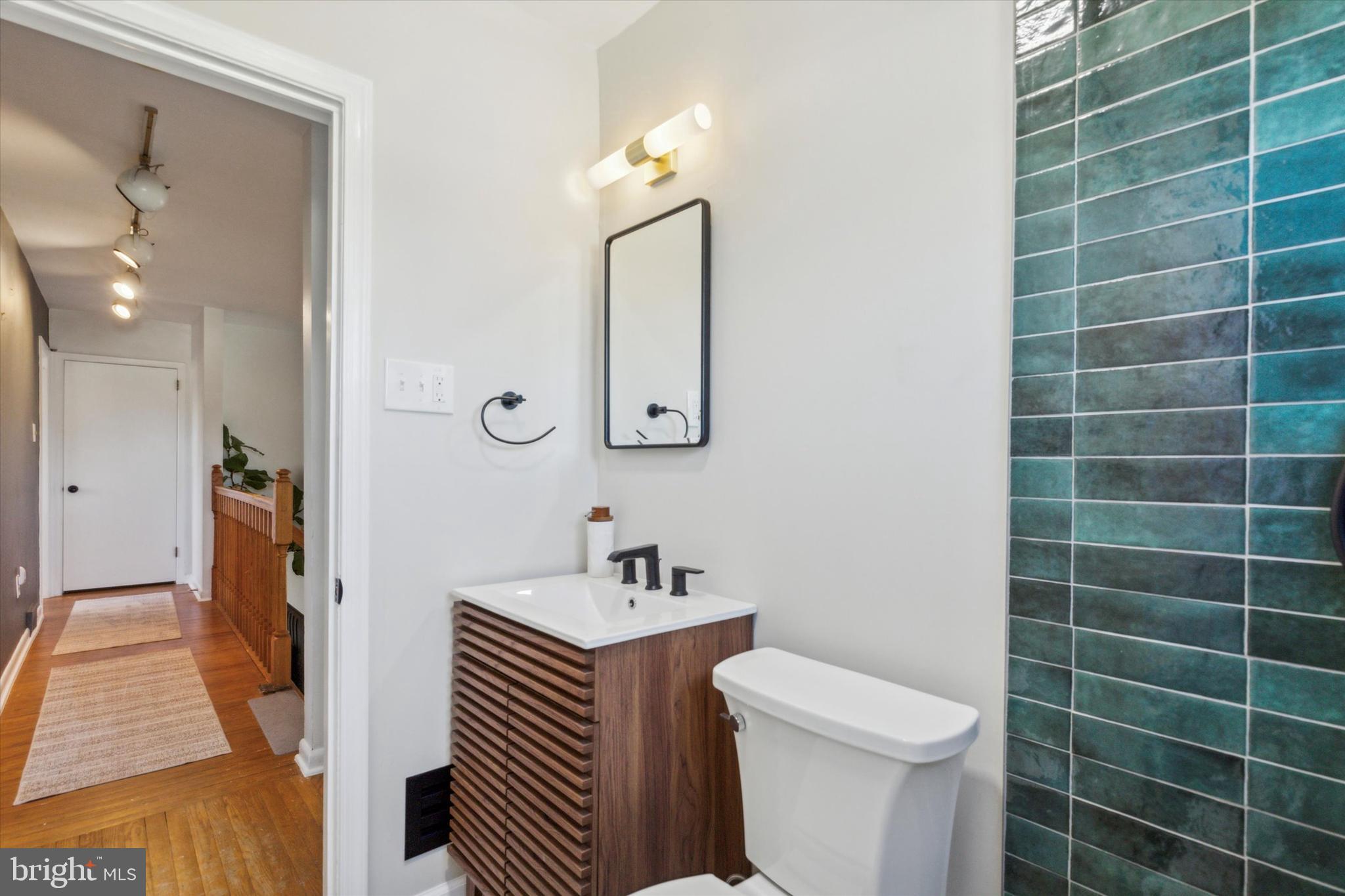 COLLEGE PARK - Residential Lease