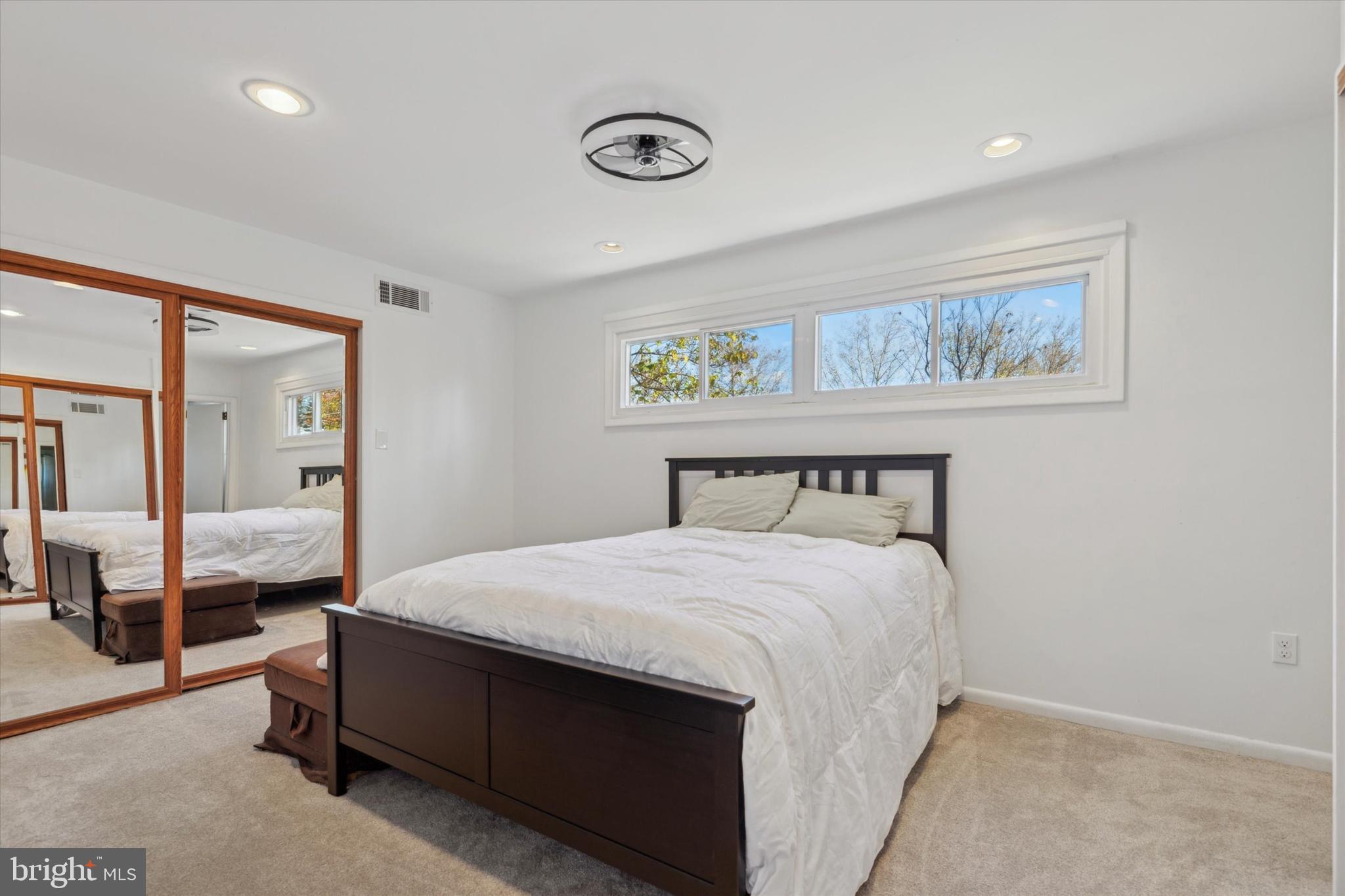 COLLEGE PARK - Residential Lease