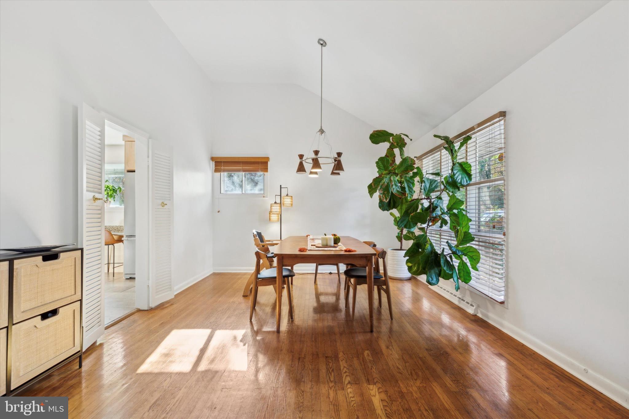 COLLEGE PARK - Residential Lease