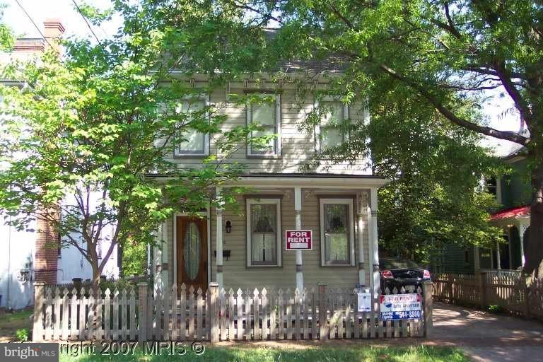 REGULARS - Residential Lease