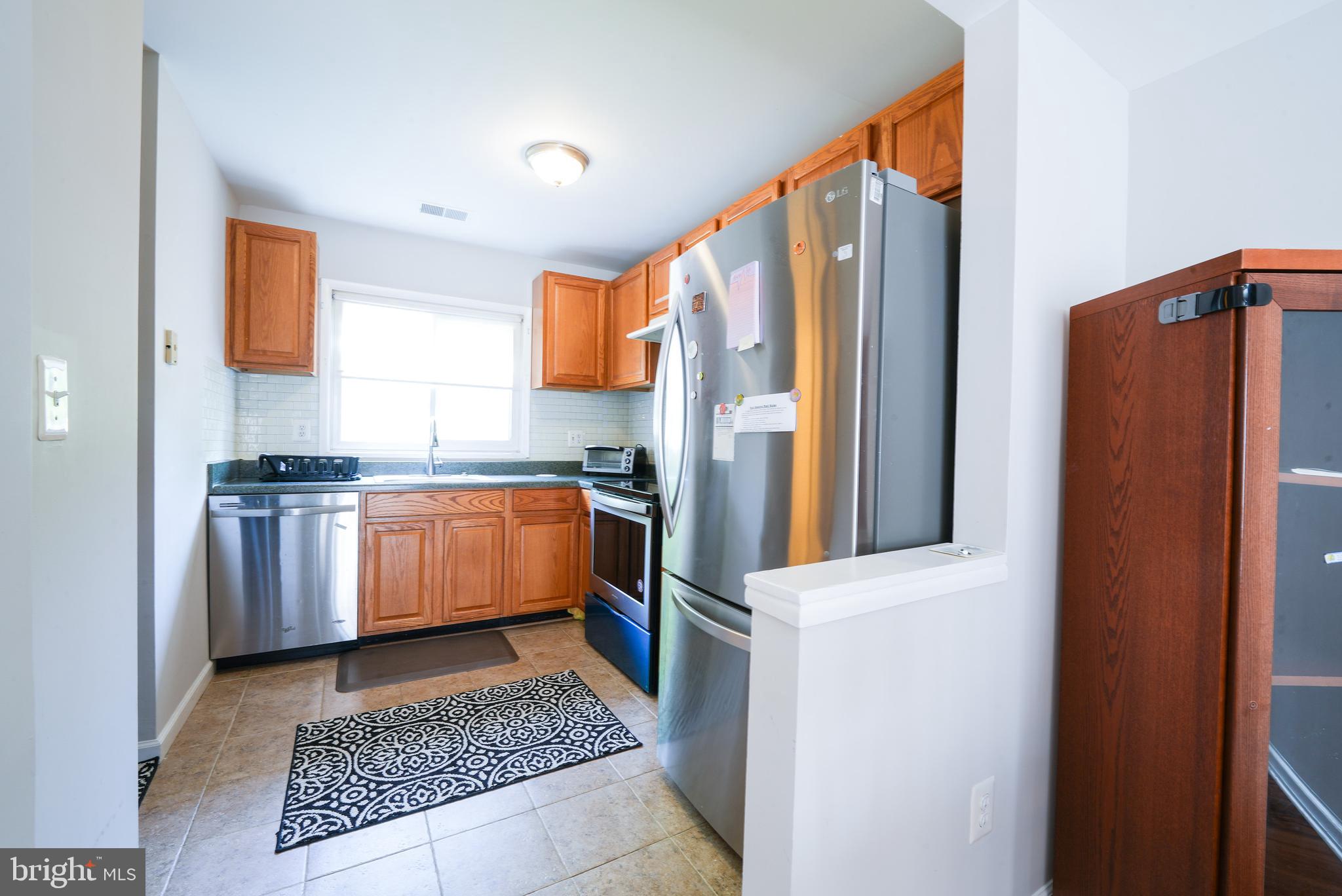 FOUR SEASONS REGIME - Residential Lease