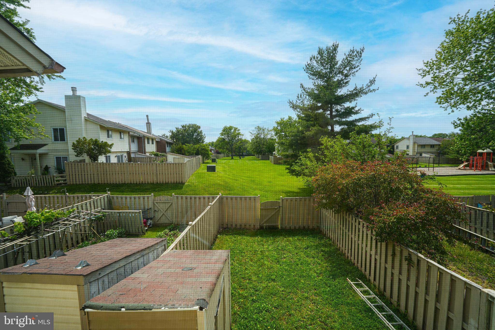 FOUR SEASONS REGIME - Residential Lease