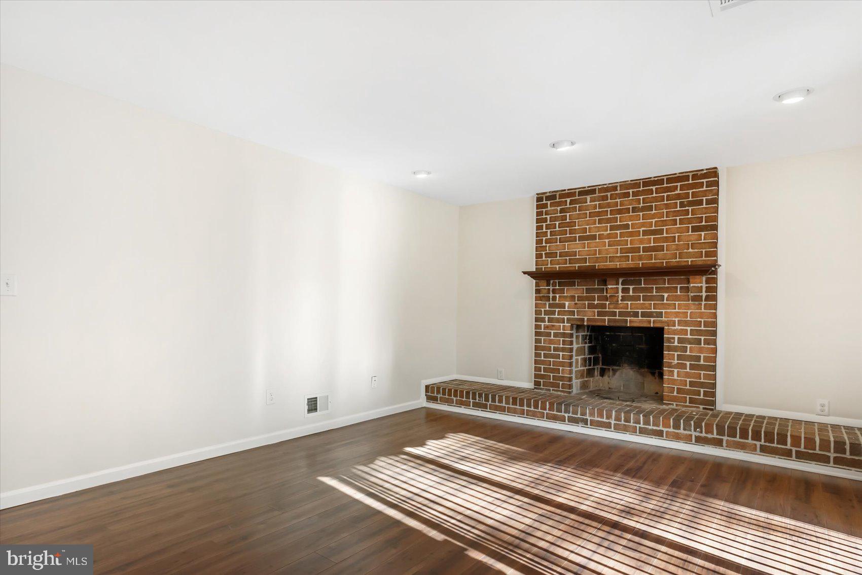 RIDGEFIELD - Residential Lease