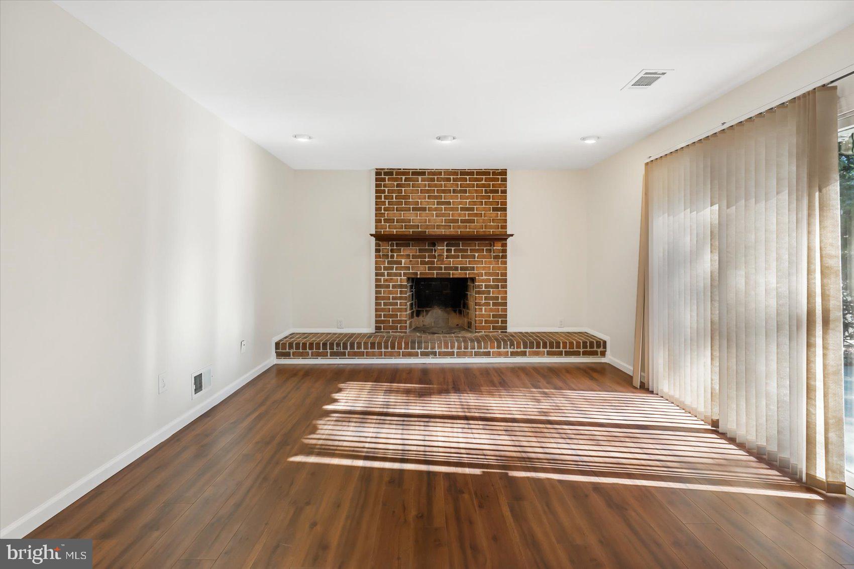 RIDGEFIELD - Residential Lease