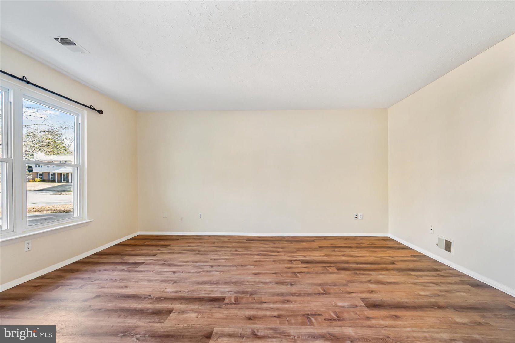 RIDGEFIELD - Residential Lease