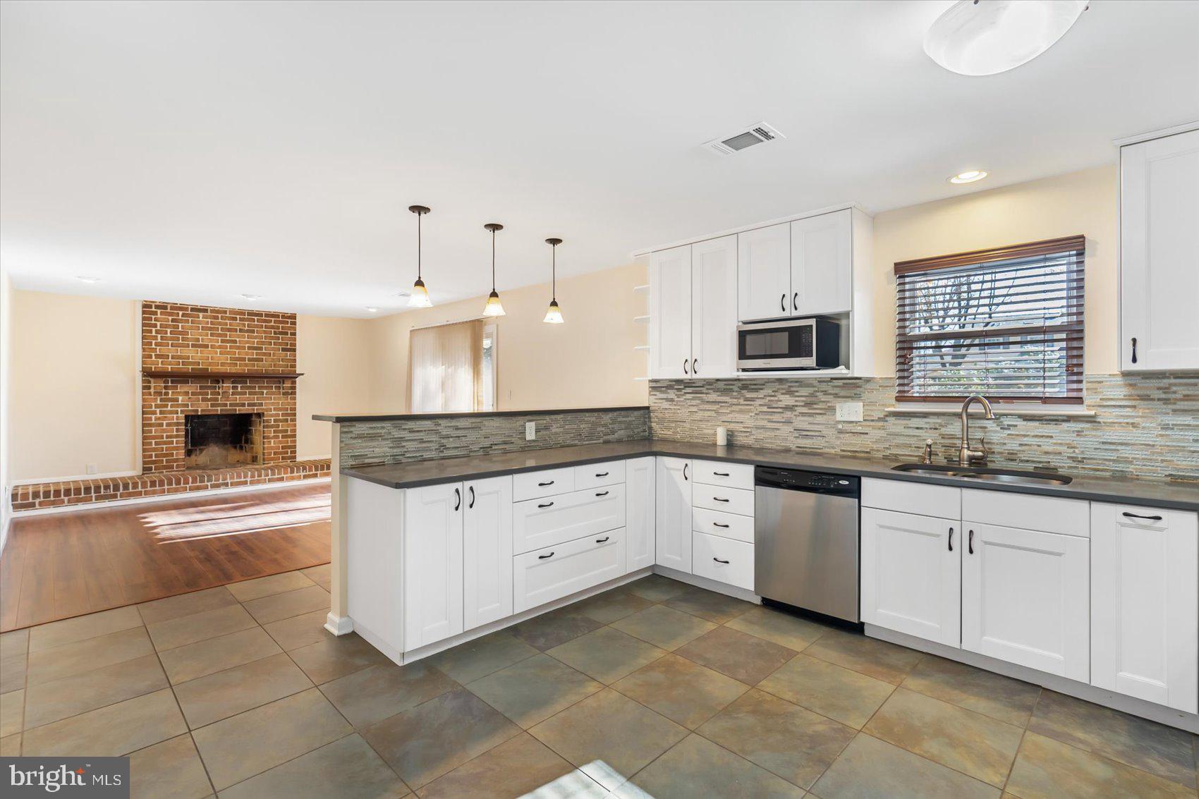 RIDGEFIELD - Residential Lease