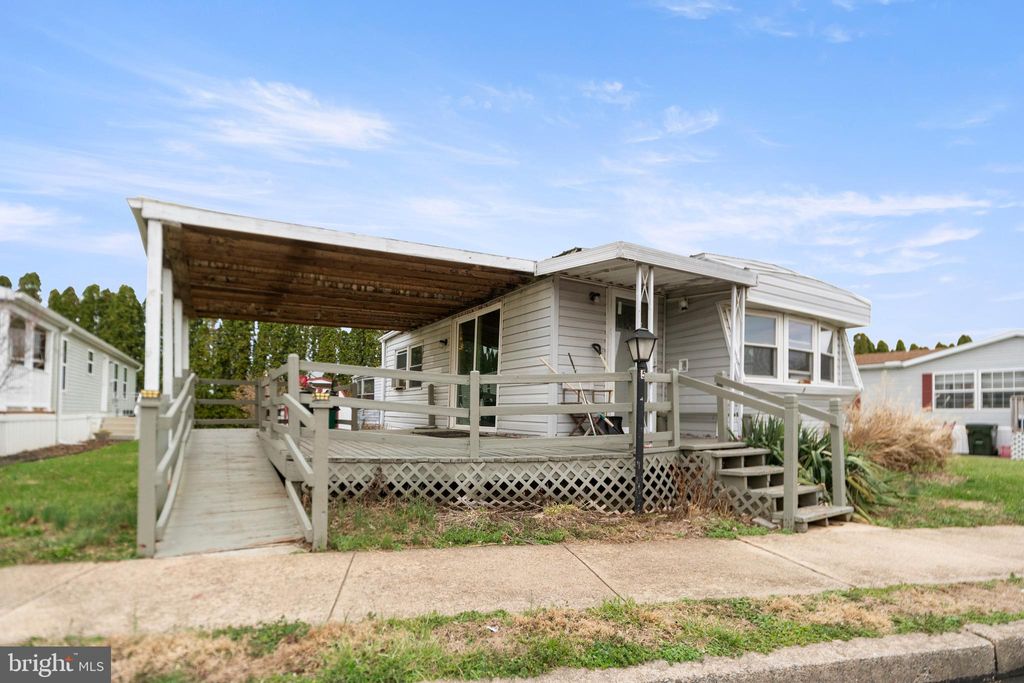 Photo of 5 Moccasin Drive, EPHRATA, PA 17522 (MLS # PALA2085280)