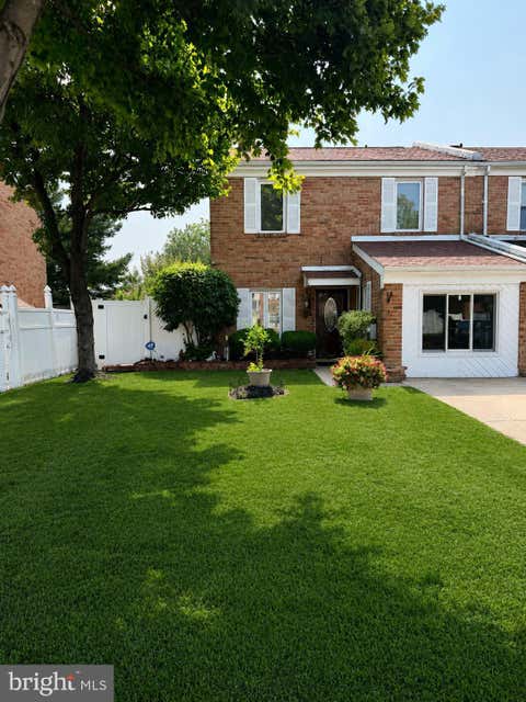 Townhouse For Sale - 8412 Gibbs Place<br/> PHILADELPHIA, PA 19153