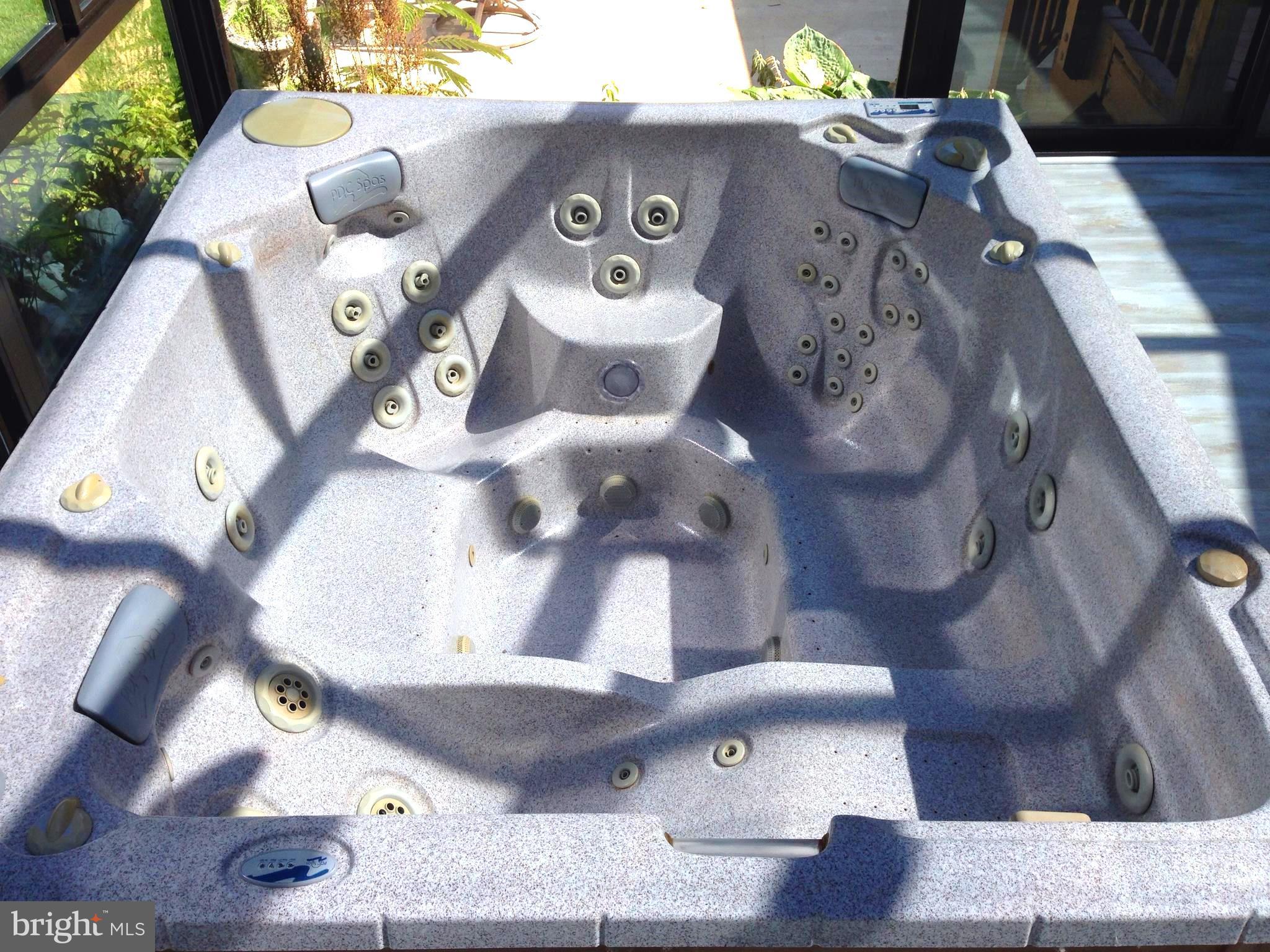 TOWER HILL - Residential