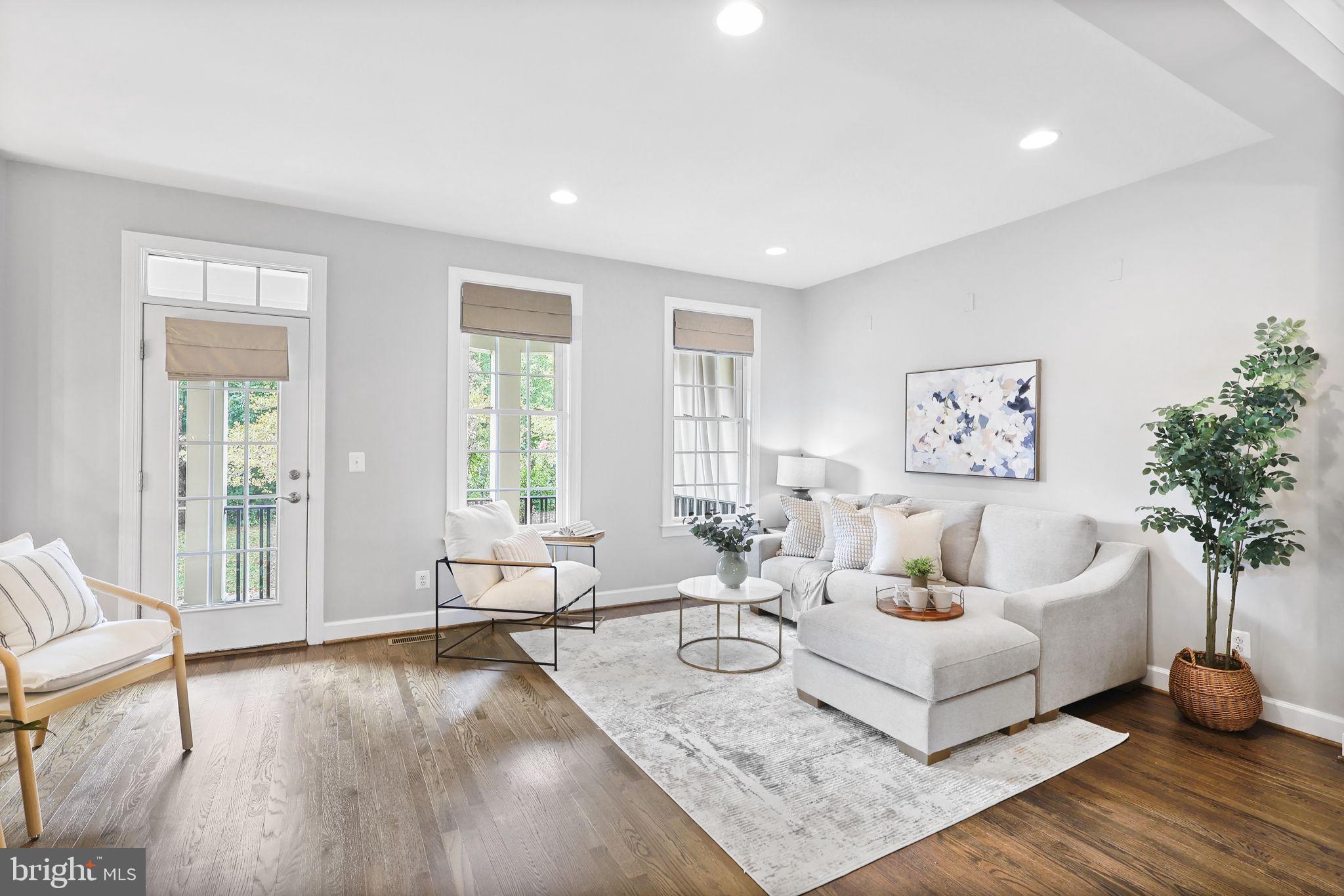 41060 DORATI SQUARE