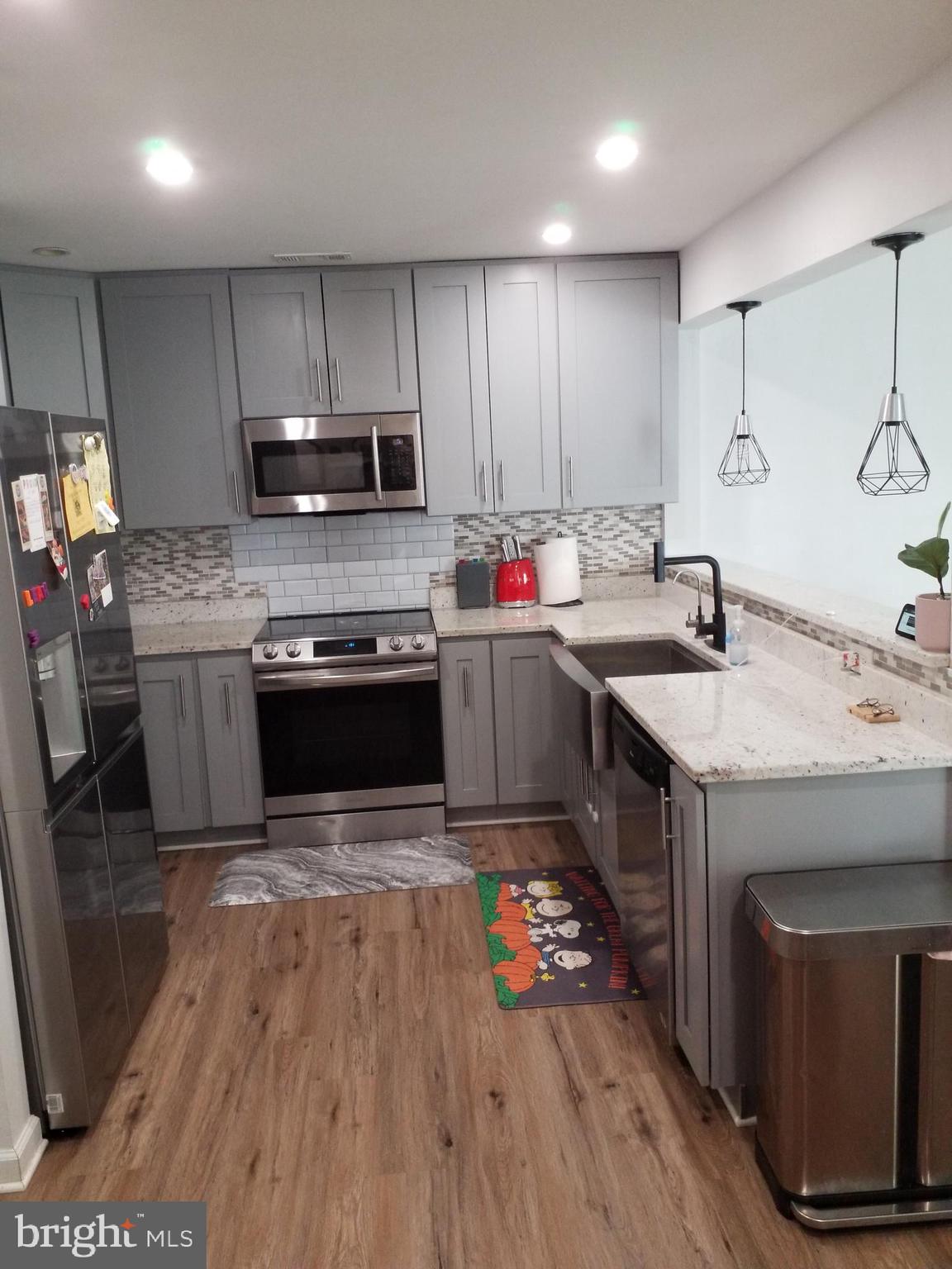 WILLOUGHBY WOODS - Residential