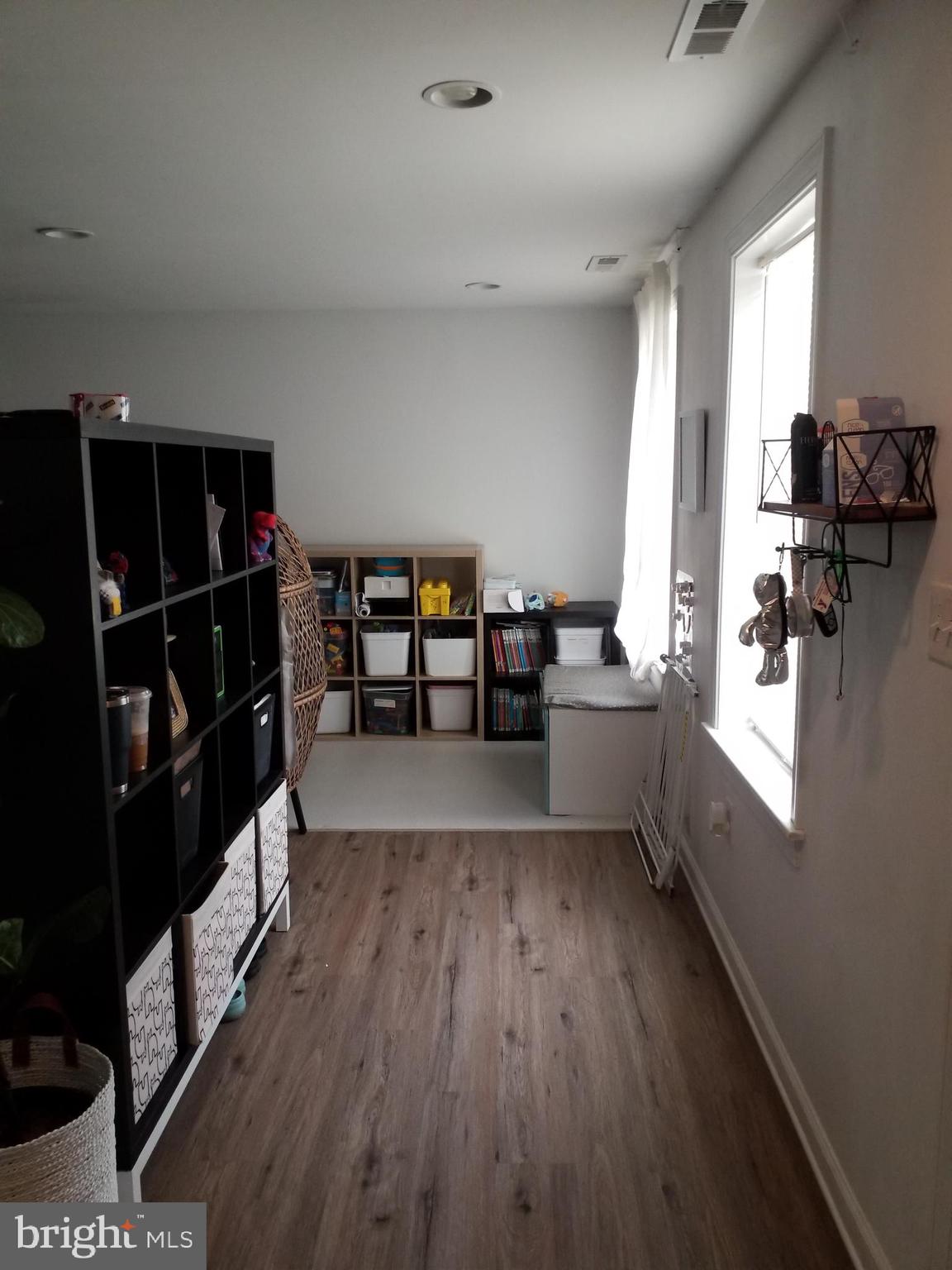 WILLOUGHBY WOODS - Residential