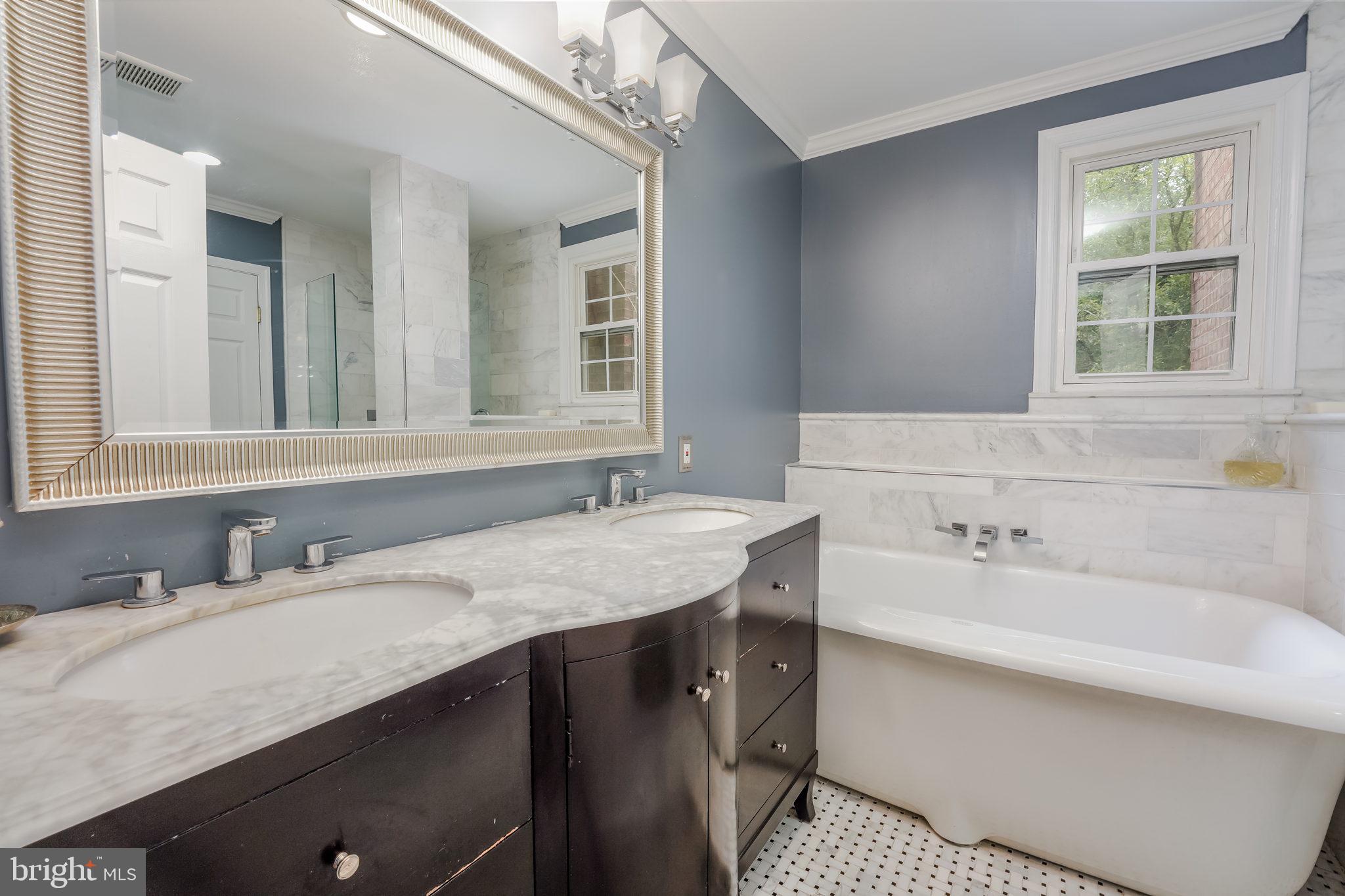 BROCK HALL GARDENS - Residential