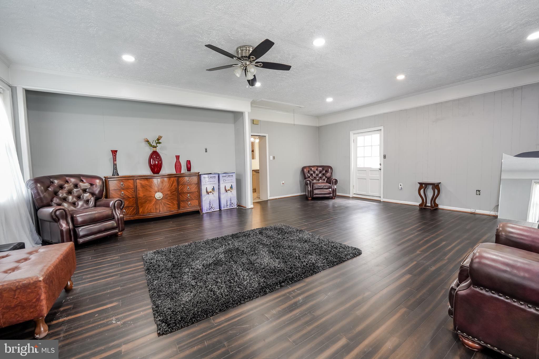 BROCK HALL GARDENS - Residential