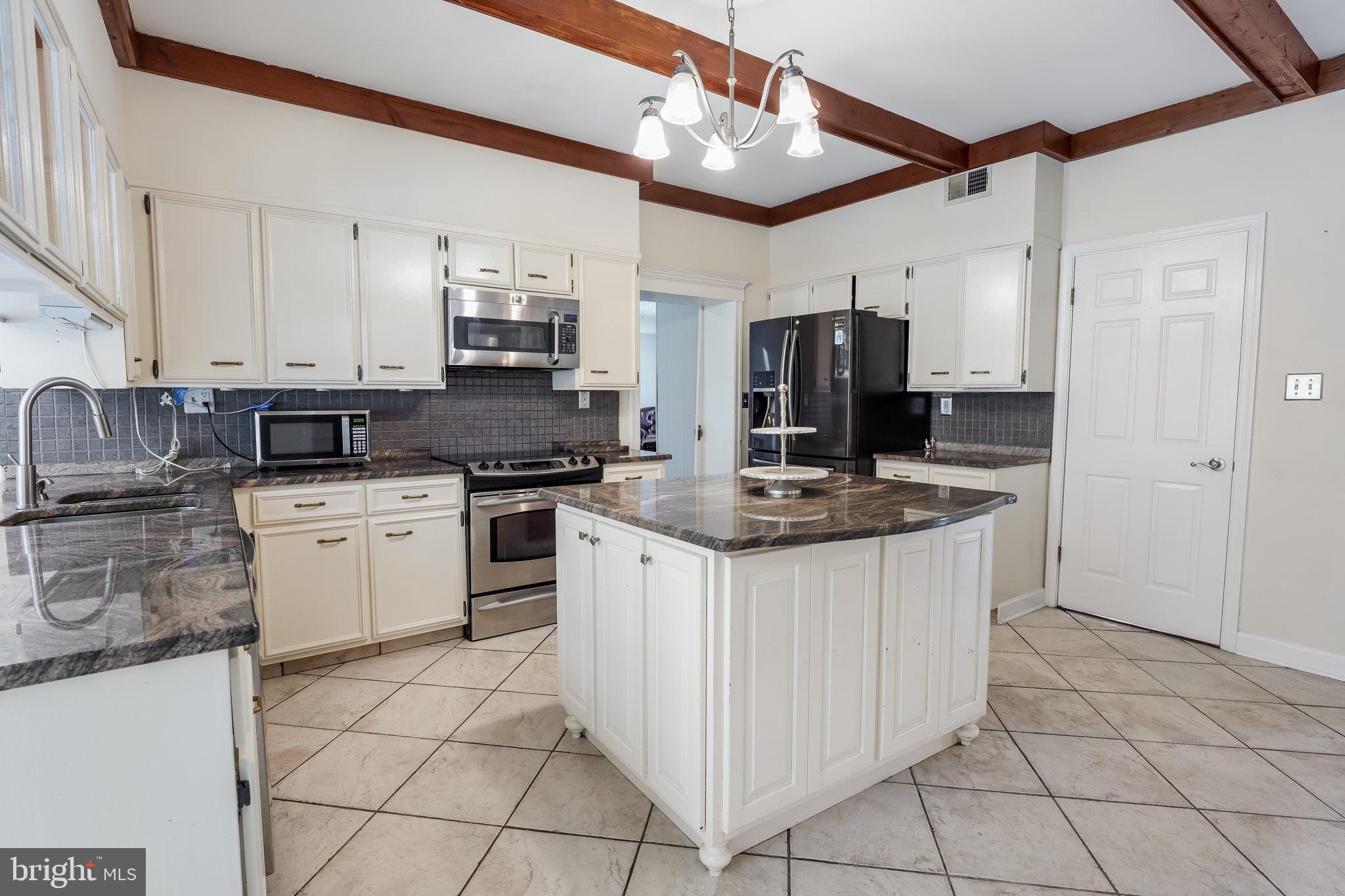 BROCK HALL GARDENS - Residential