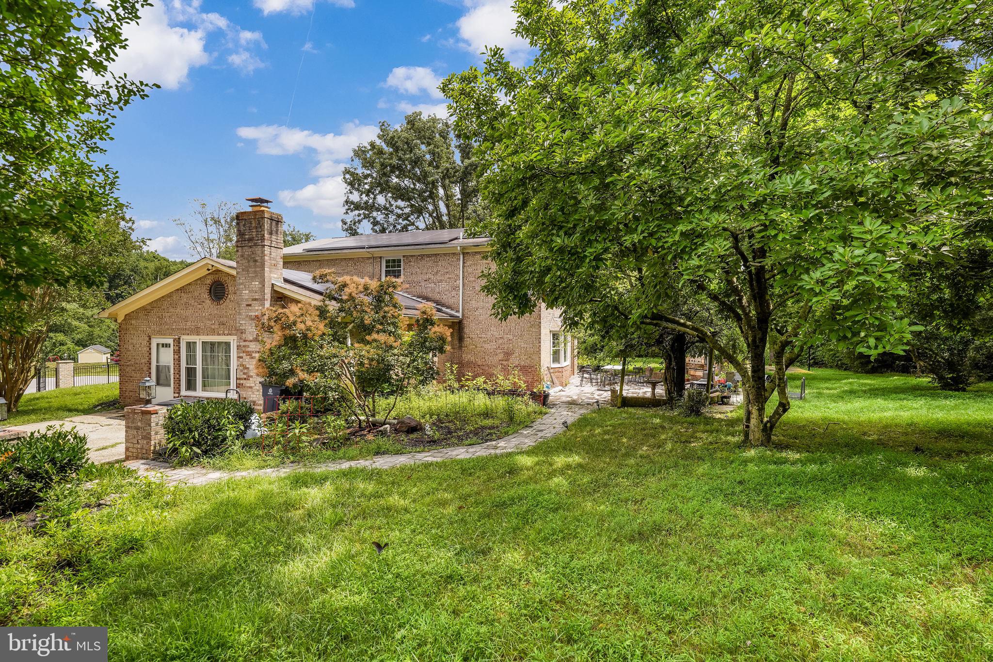 BROCK HALL GARDENS - Residential