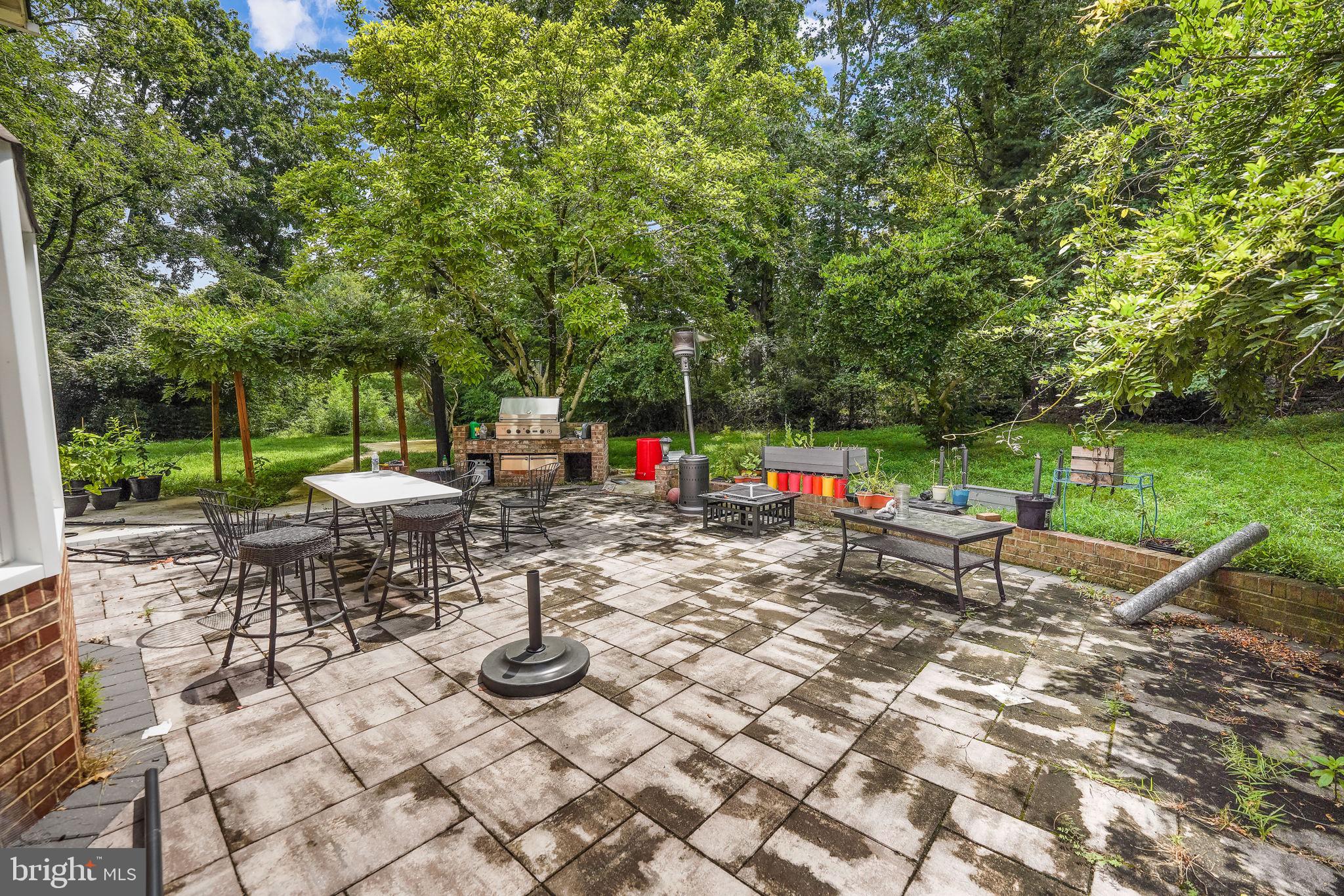 BROCK HALL GARDENS - Residential