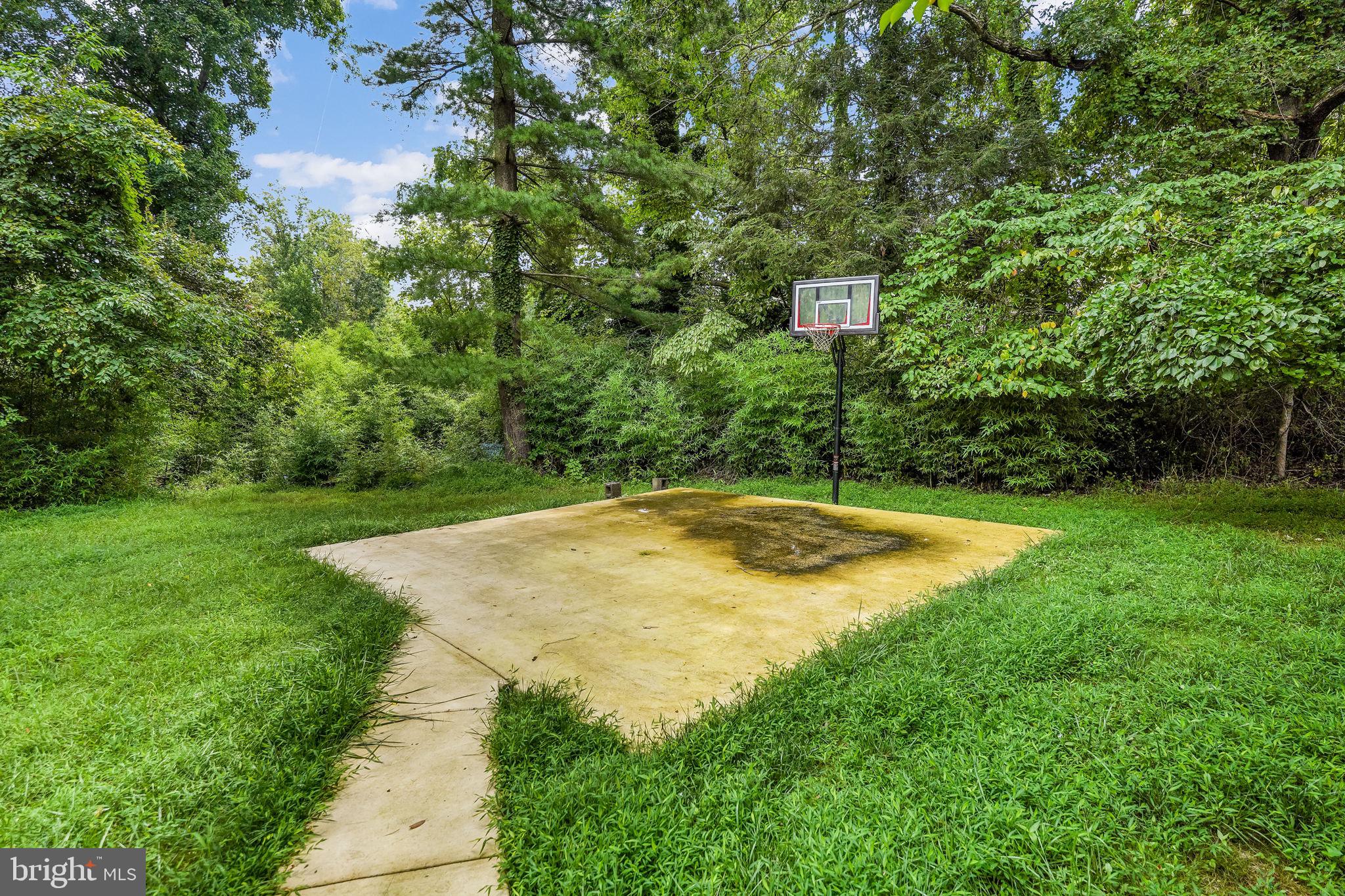BROCK HALL GARDENS - Residential
