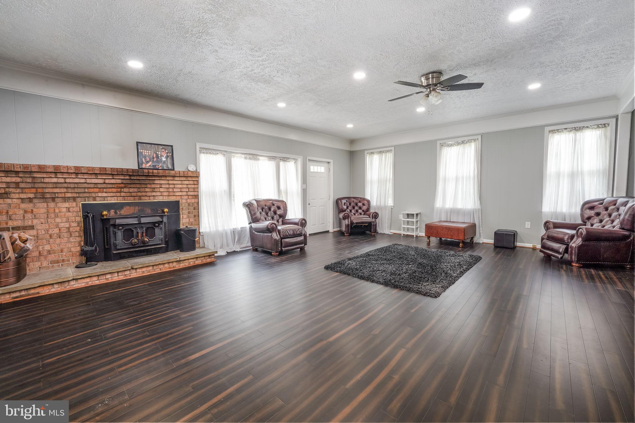 BROCK HALL GARDENS - Residential