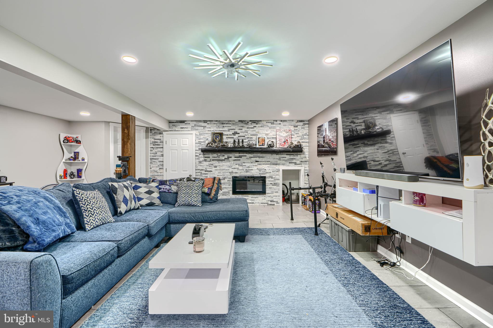 FREELAND/PARKTON - Residential