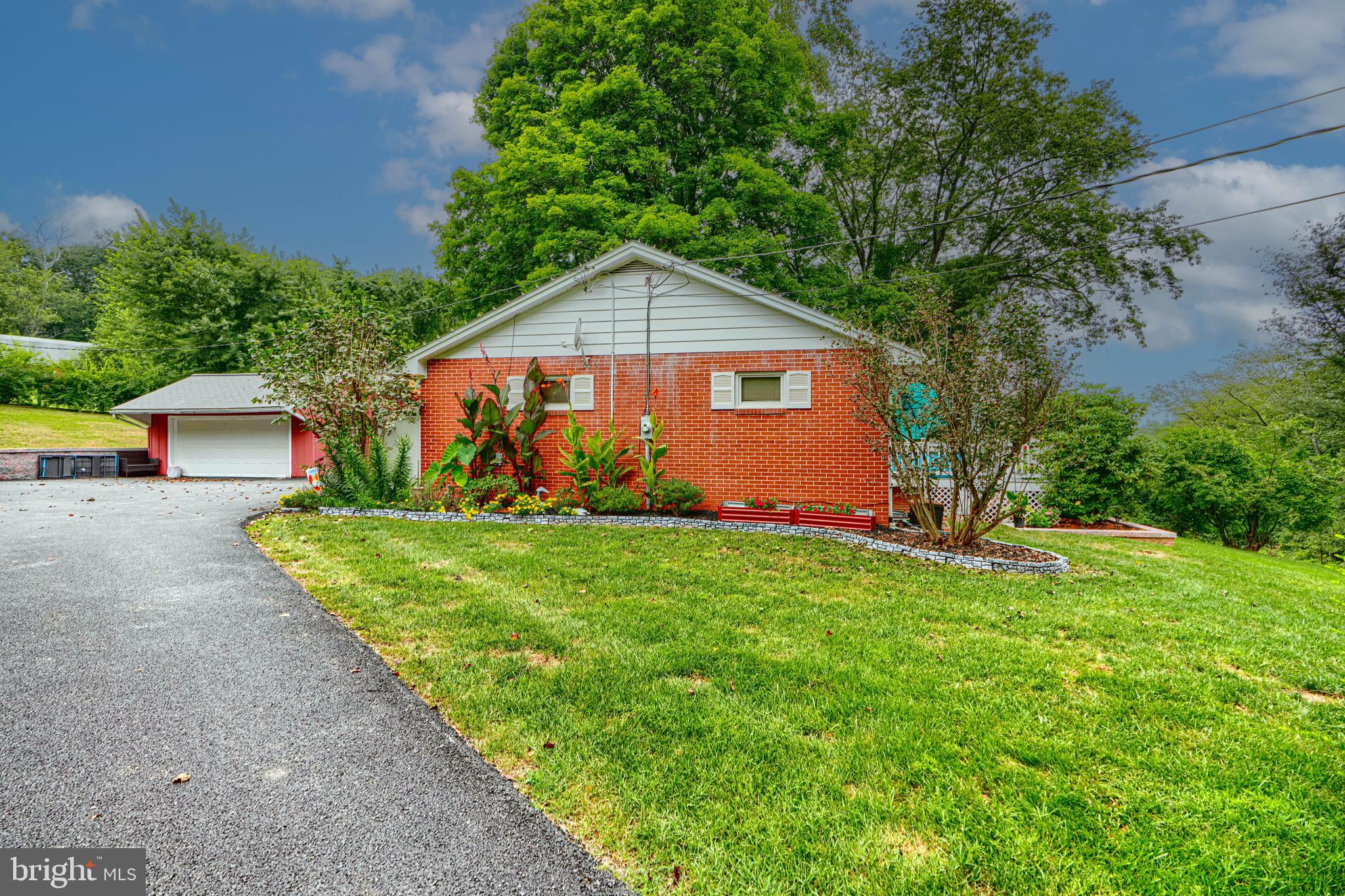 FREELAND/PARKTON - Residential