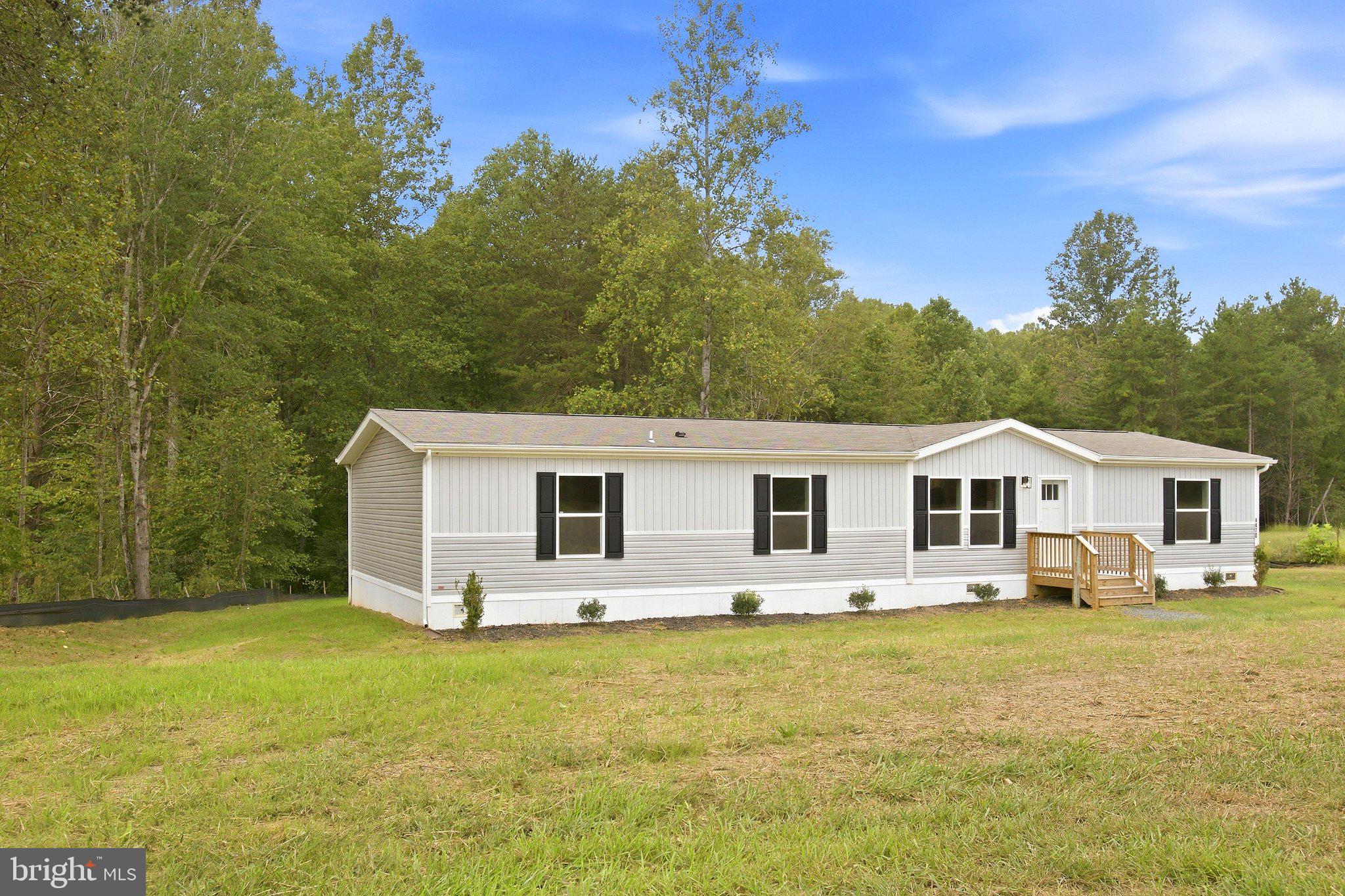 4470 ROLLING HILLS DR
