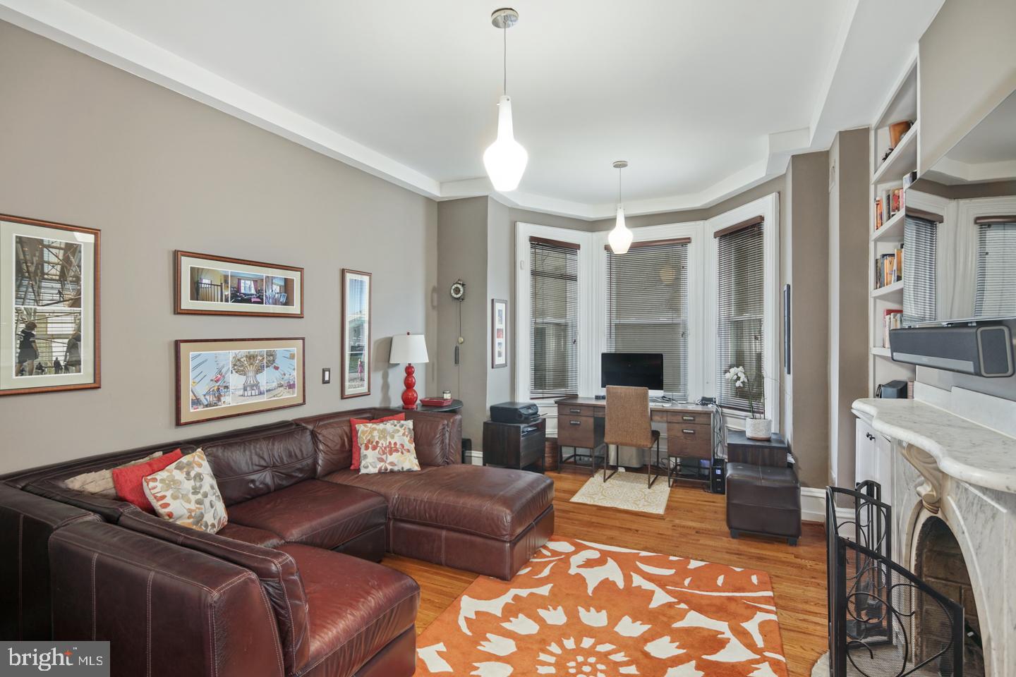 LOGAN SQUARE - Residential