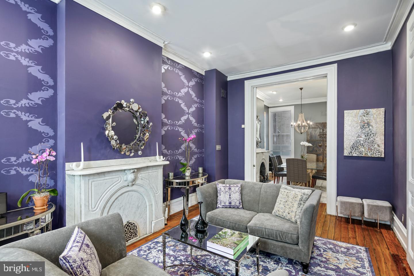 LOGAN SQUARE - Residential