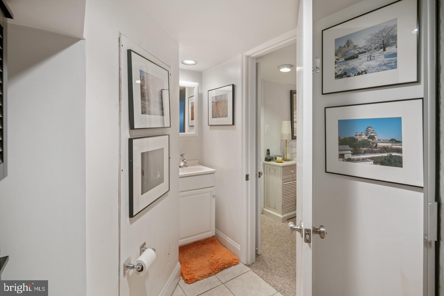 LOGAN SQUARE - Residential