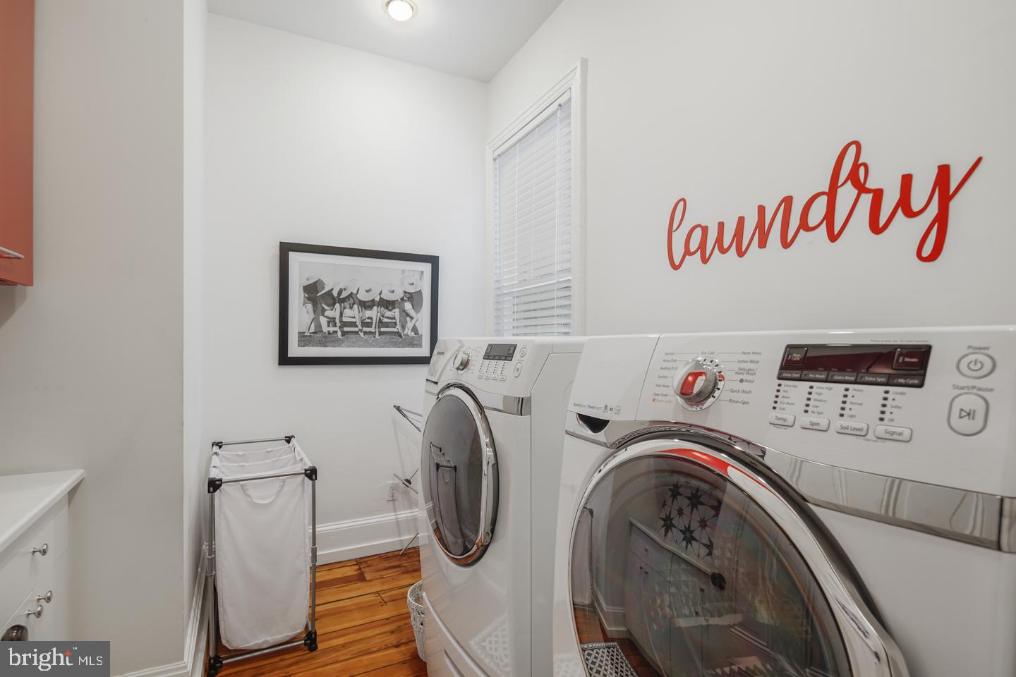 LOGAN SQUARE - Residential