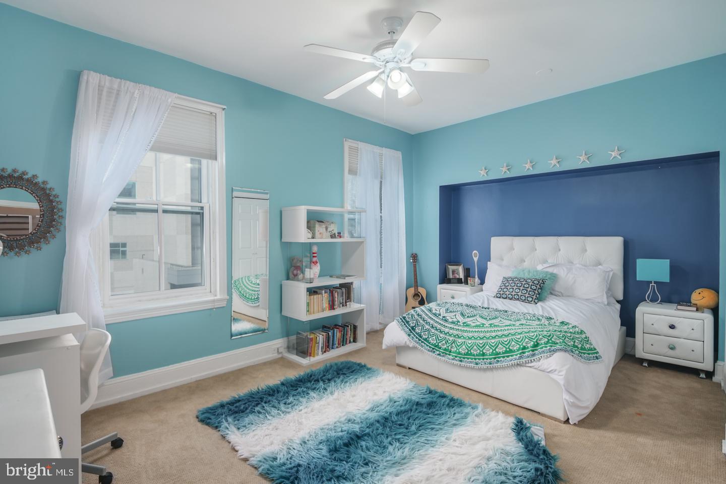 LOGAN SQUARE - Residential