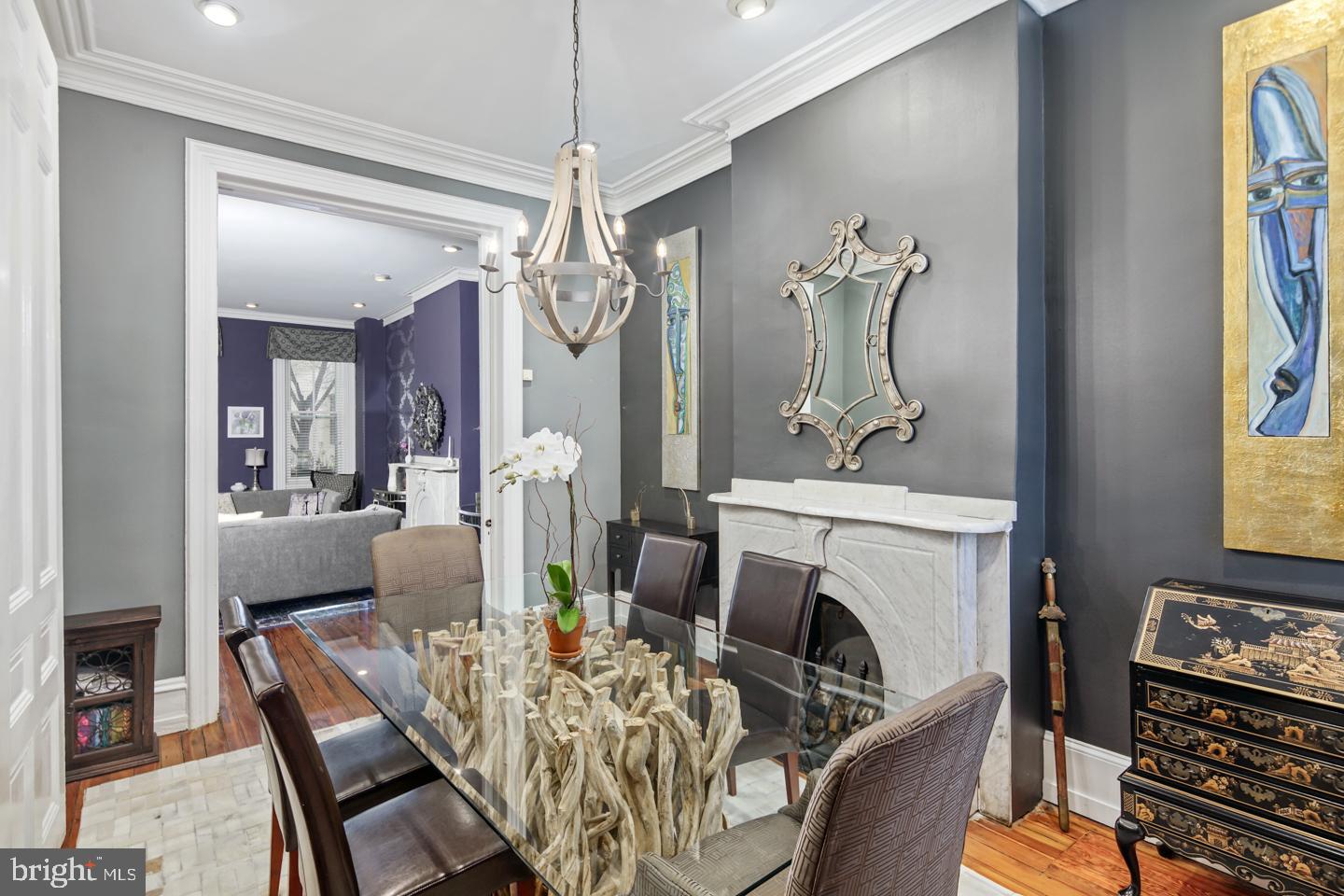 LOGAN SQUARE - Residential