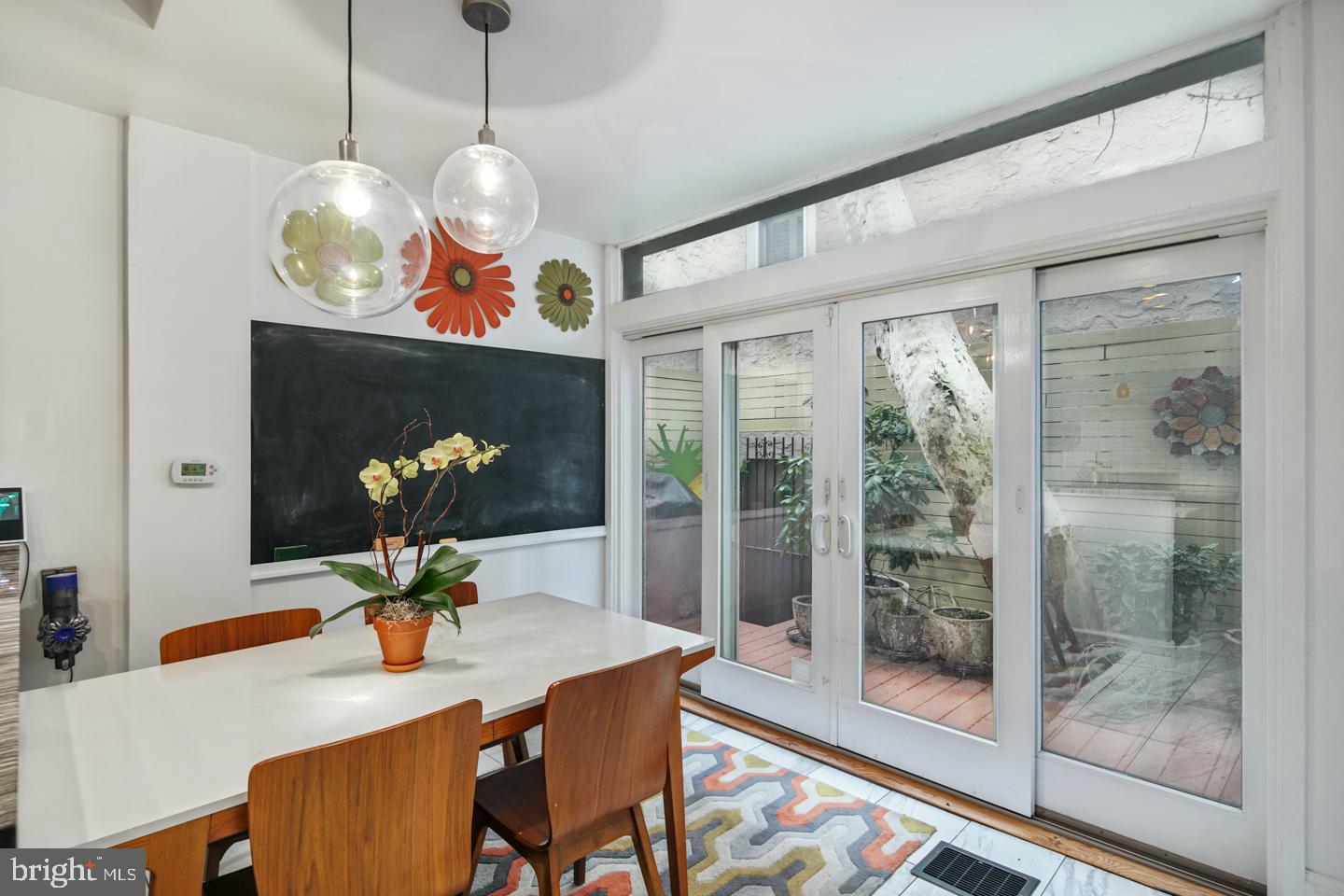 LOGAN SQUARE - Residential