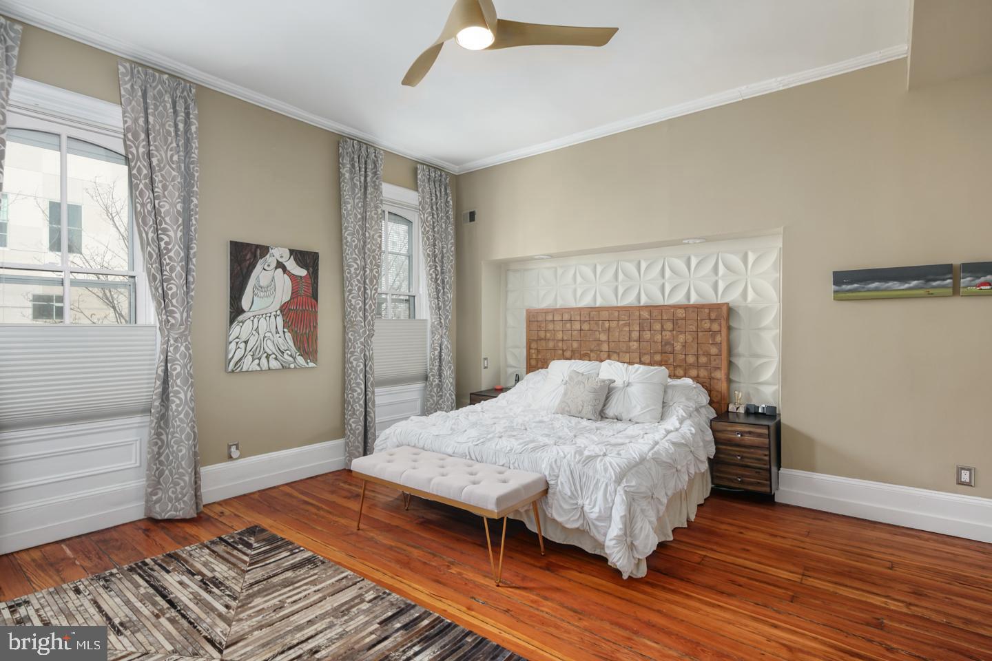 LOGAN SQUARE - Residential