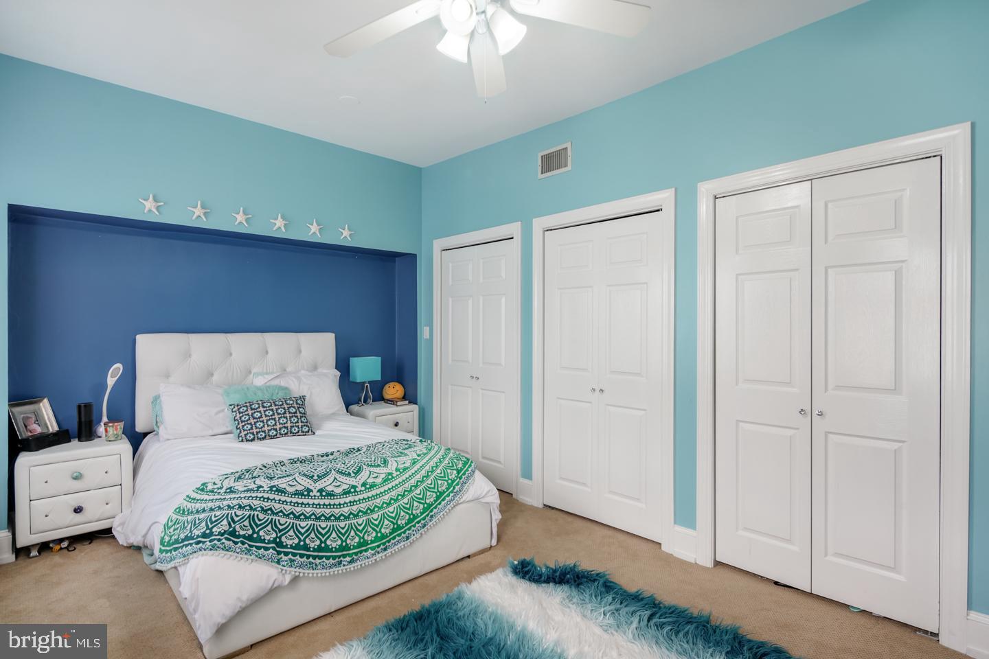 LOGAN SQUARE - Residential