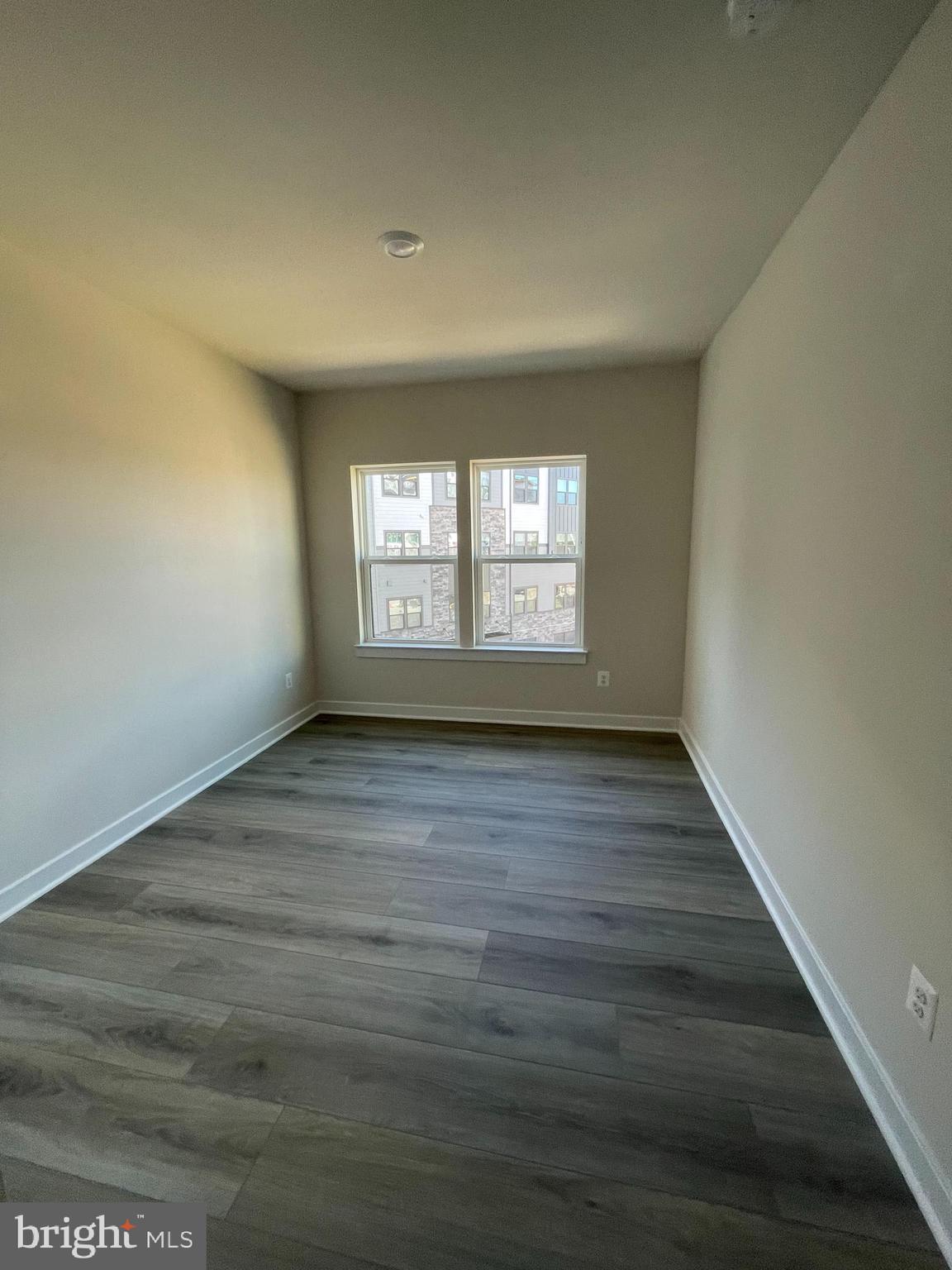 WOODLAND PARK STATION - Residential Lease