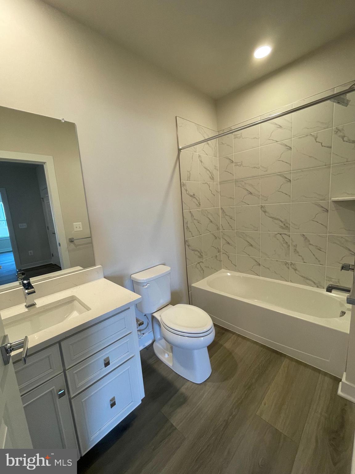 WOODLAND PARK STATION - Residential Lease