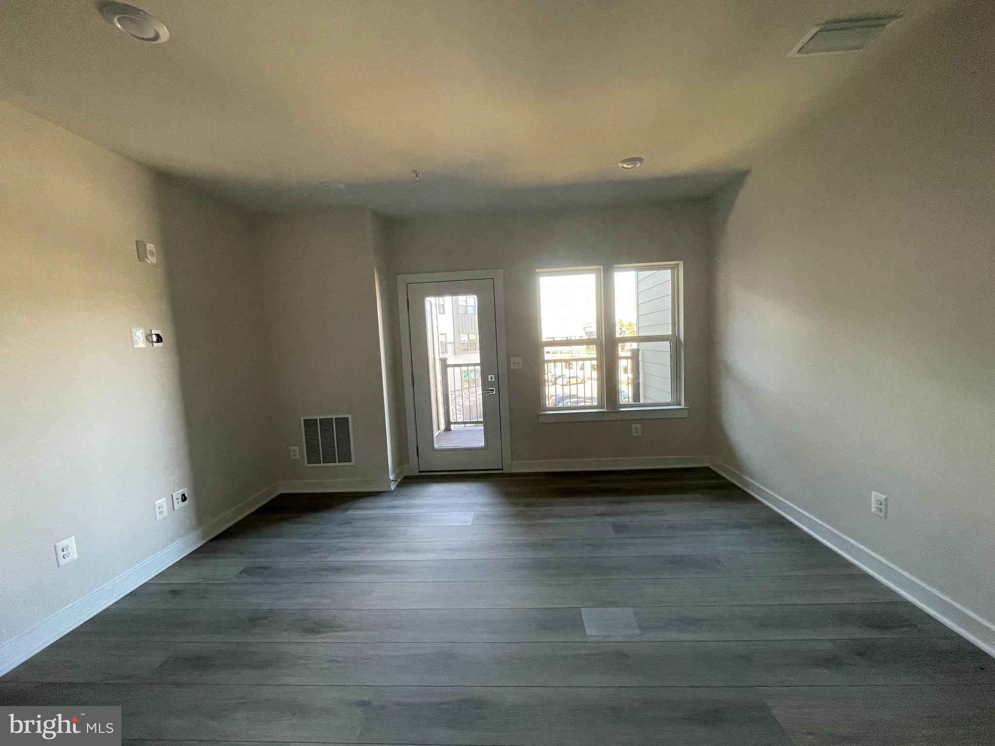 WOODLAND PARK STATION - Residential Lease