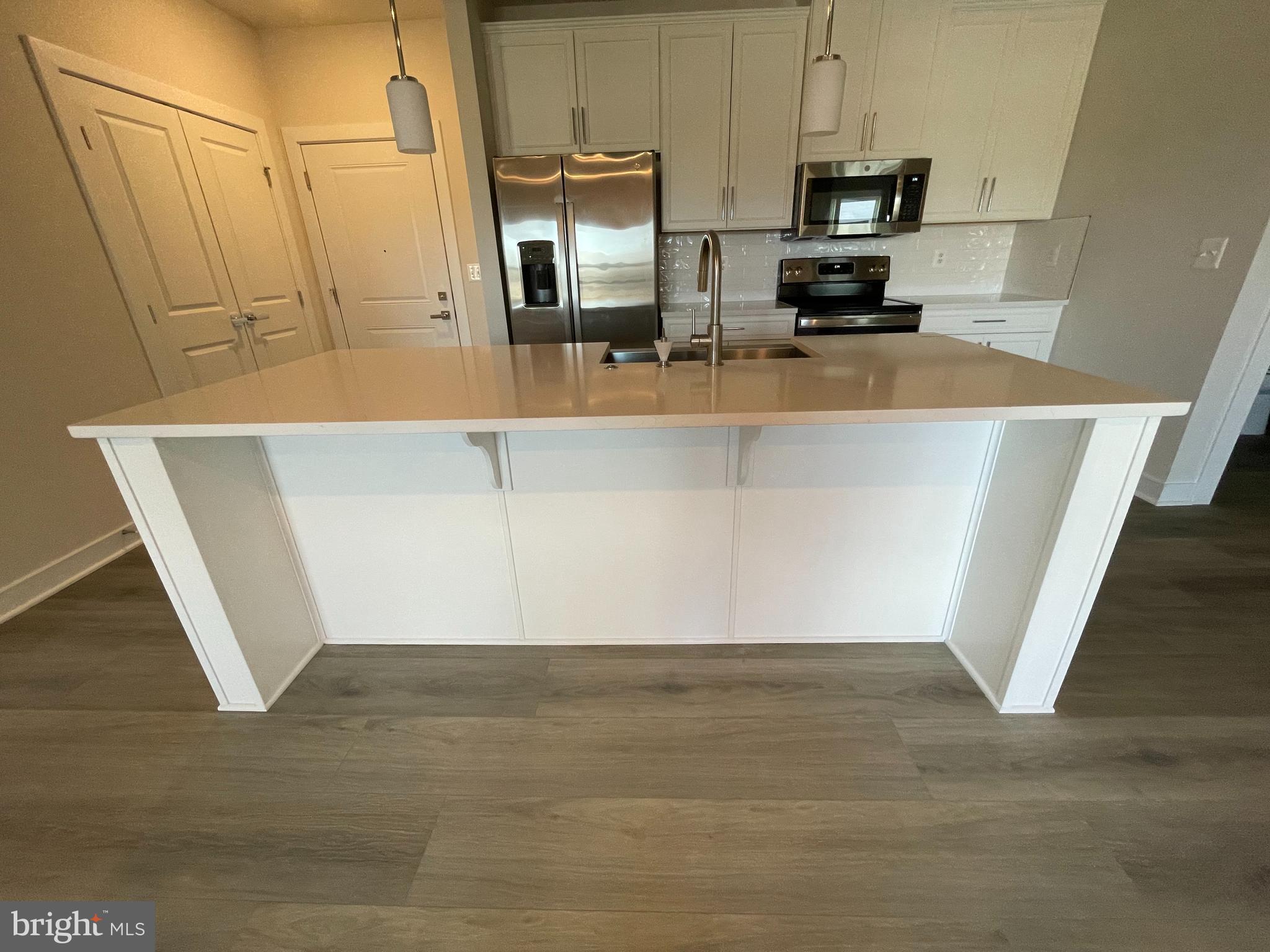 WOODLAND PARK STATION - Residential Lease