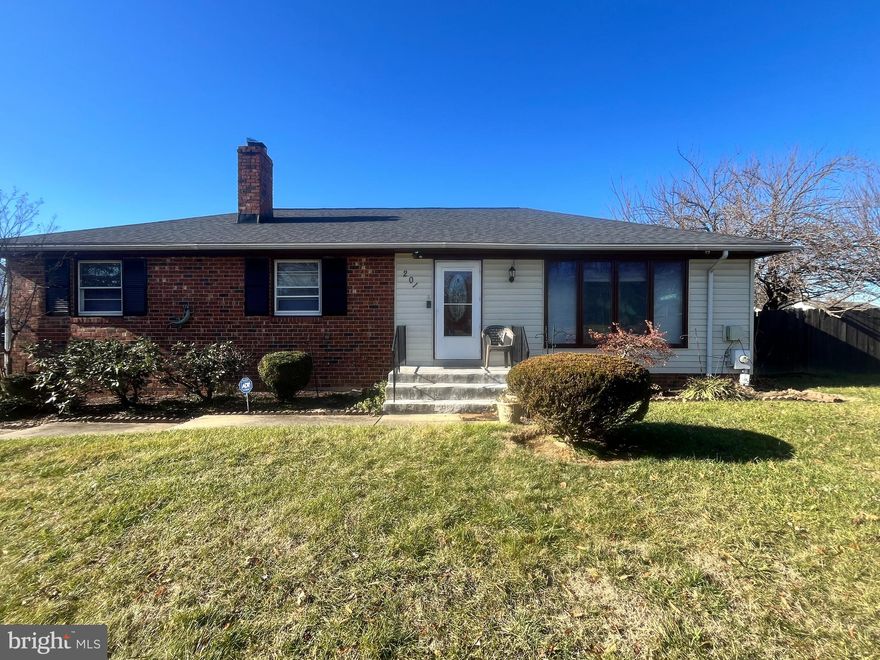 Charming 3-bedroom, 2-bathroom home with a finished basement, perfect for those looking to add personal touches. This property needs to be updated. The property is sold as-is.  New roof  installed in the last three years,  Property sold strictly as is.