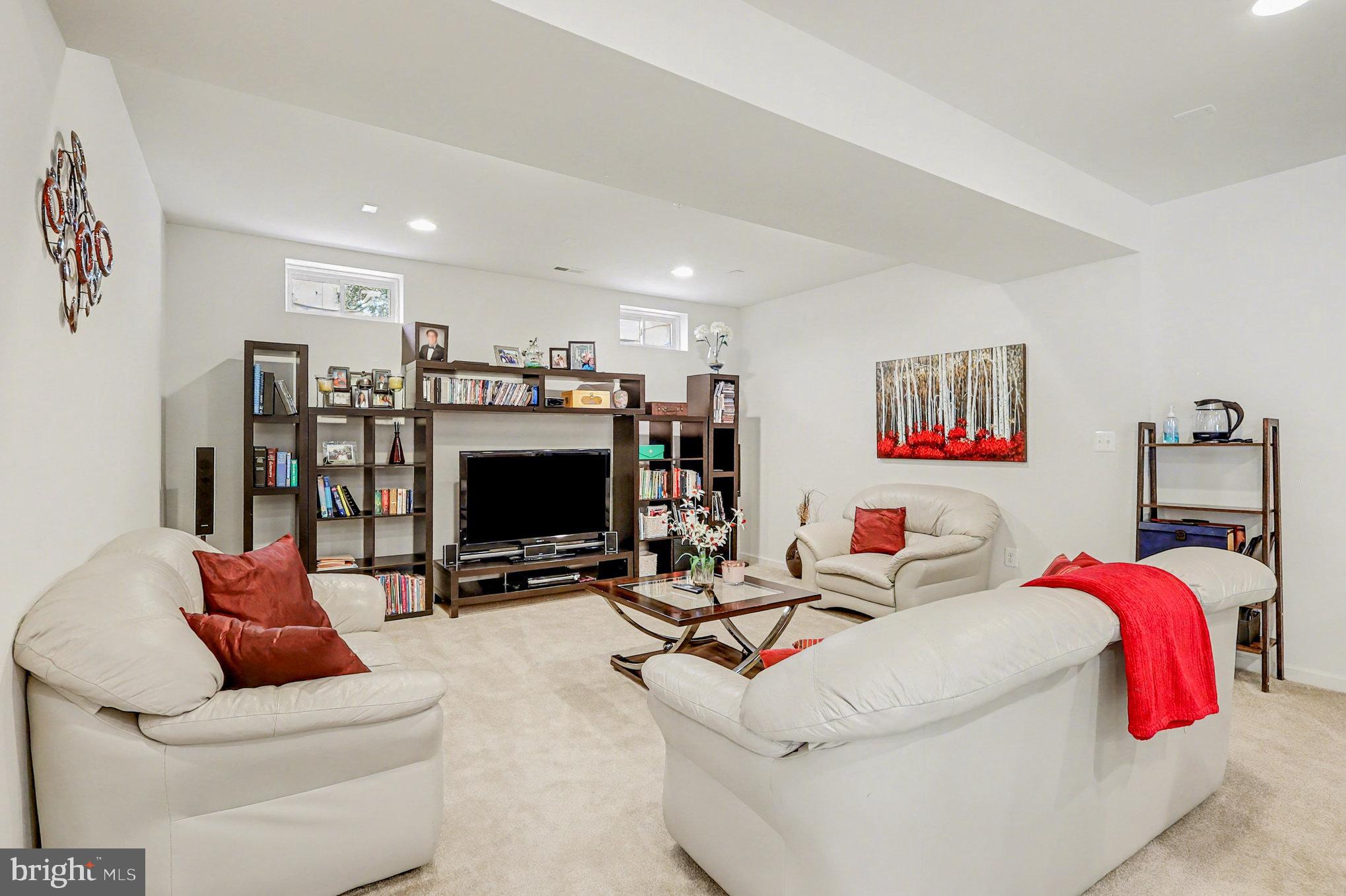 POPLAR RUN - Residential Lease