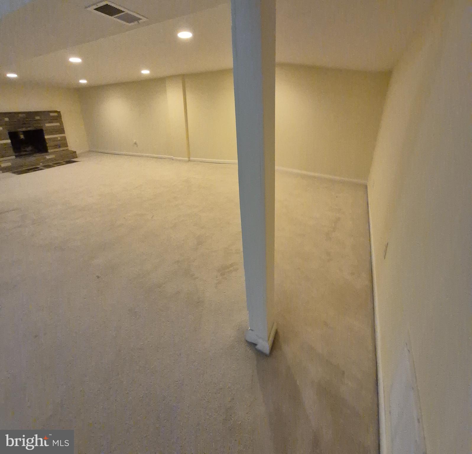 CRESTVIEW MANOR - Residential Lease