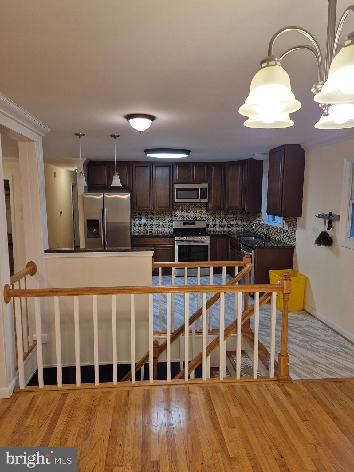 CRESTVIEW MANOR - Residential Lease