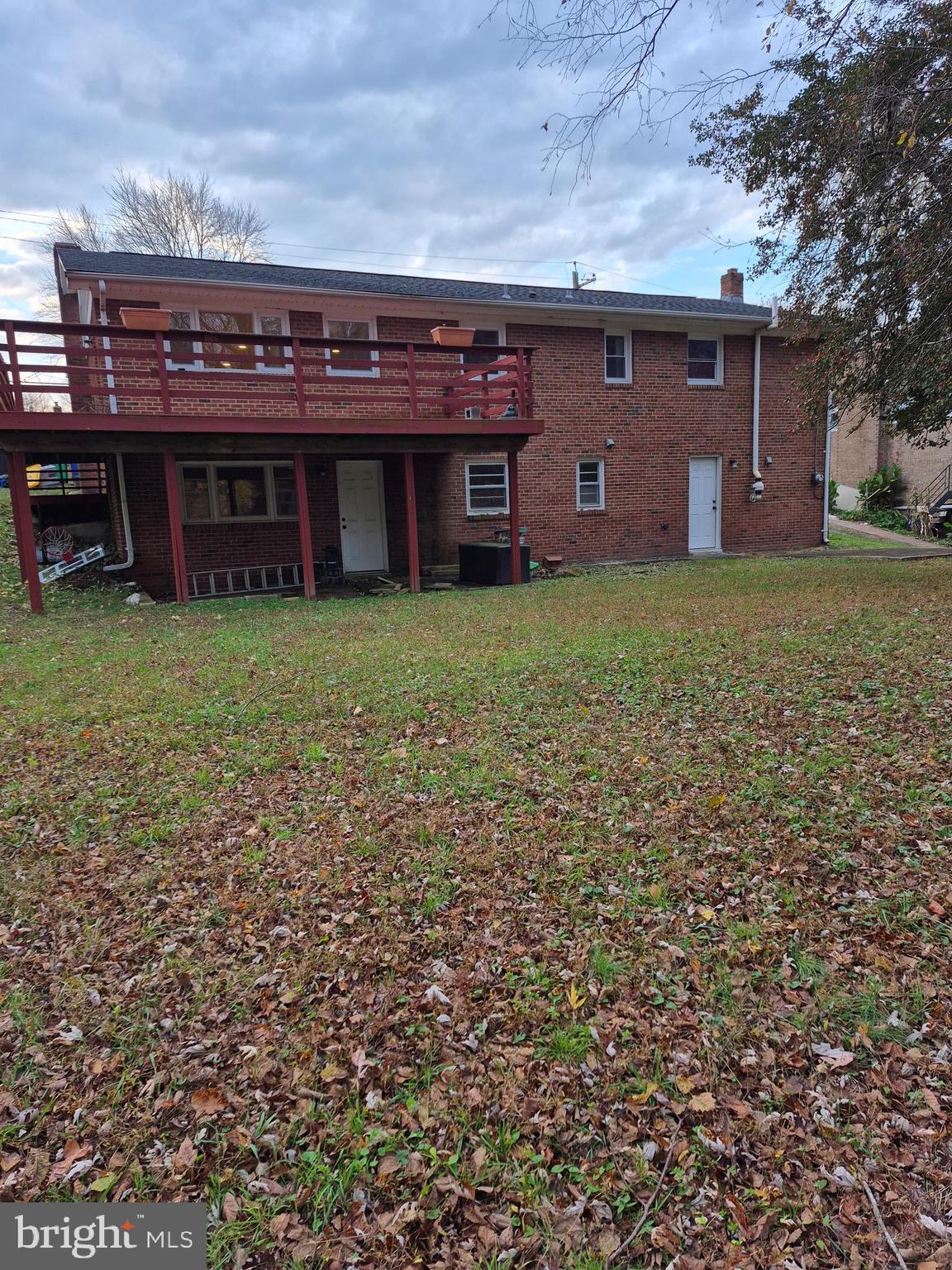 CRESTVIEW MANOR - Residential Lease