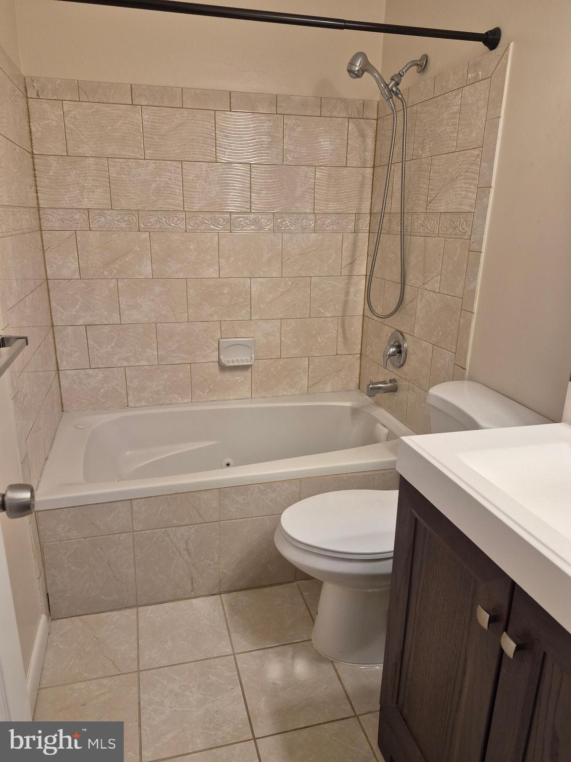 CRESTVIEW MANOR - Residential Lease