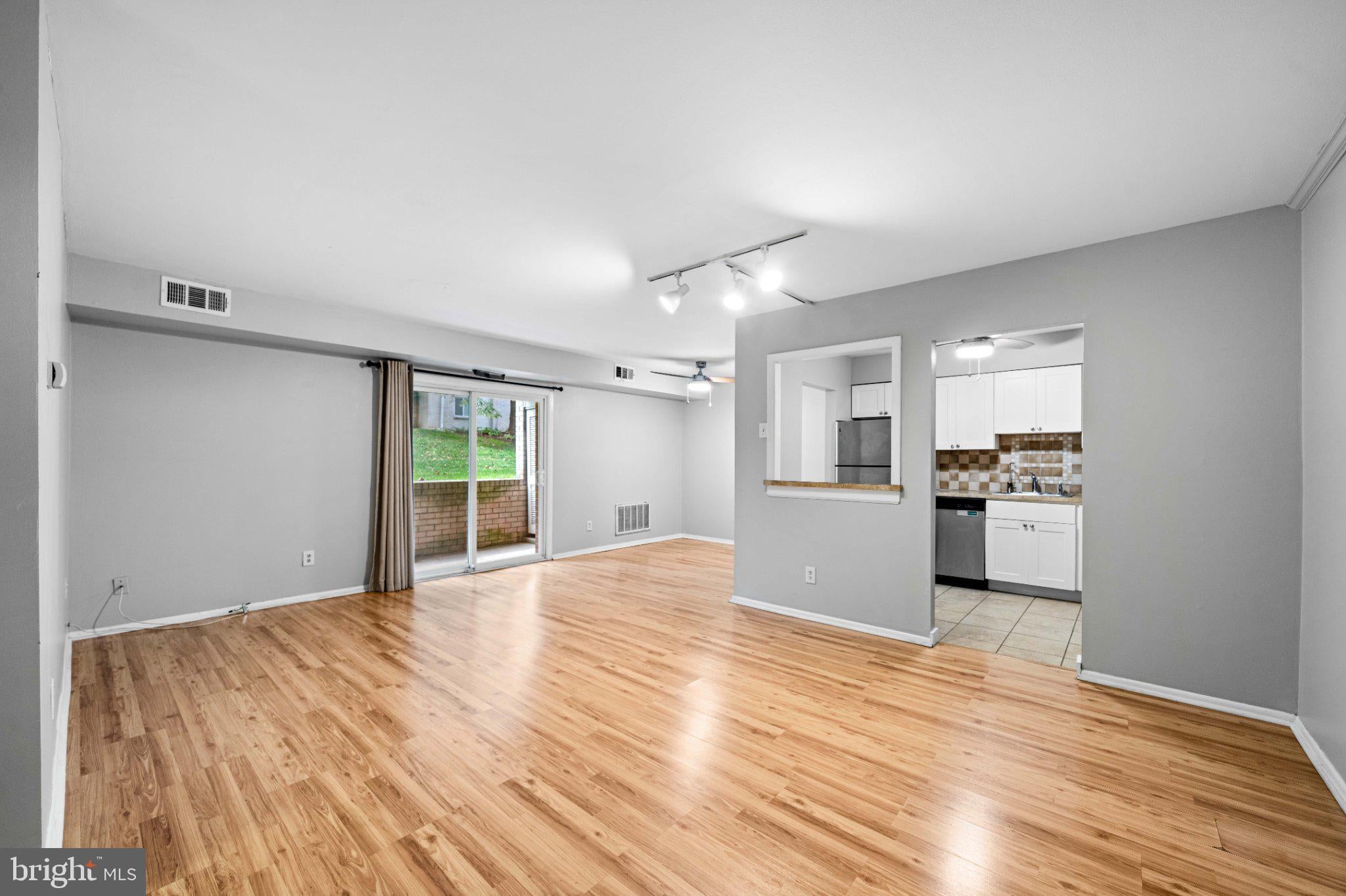 7 ROCKFORD ROAD UNIT F1